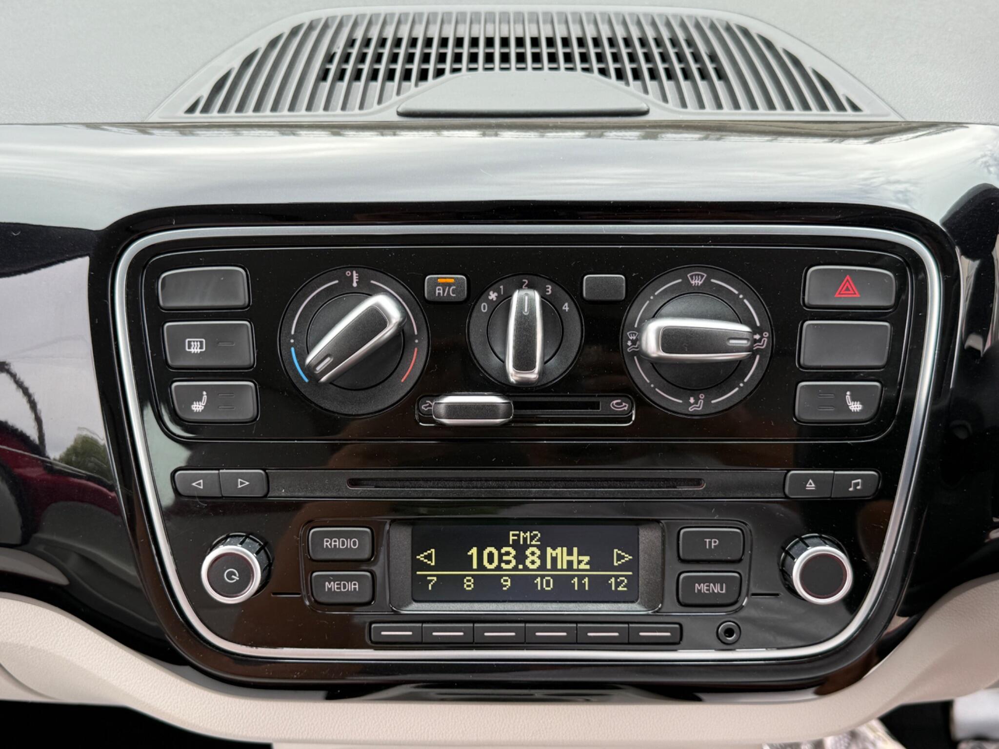 Volkswagen up! - Image 59