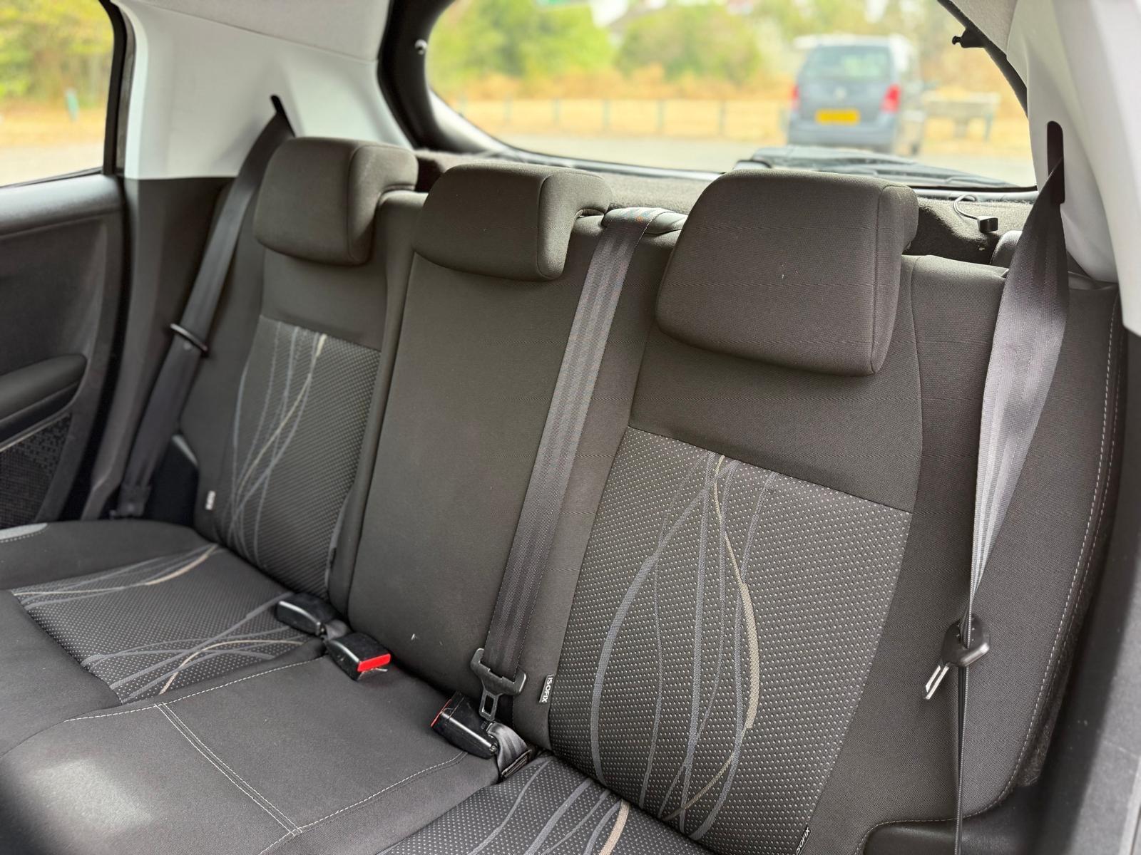 Peugeot 208 view 35