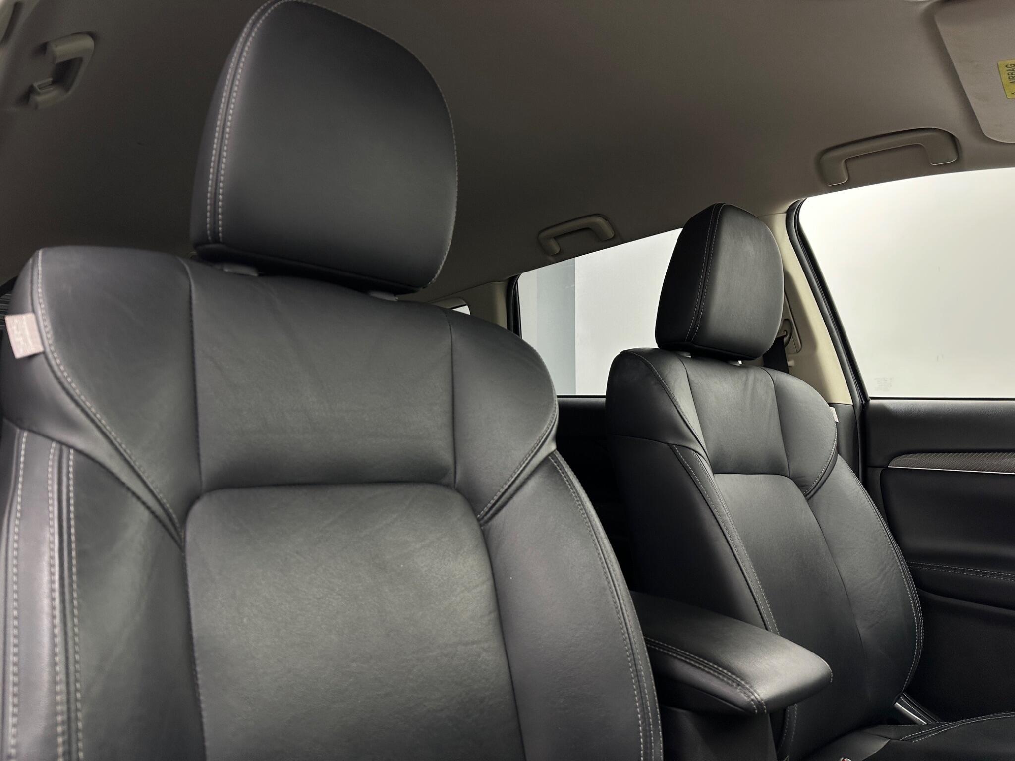 Mitsubishi Outlander view 32