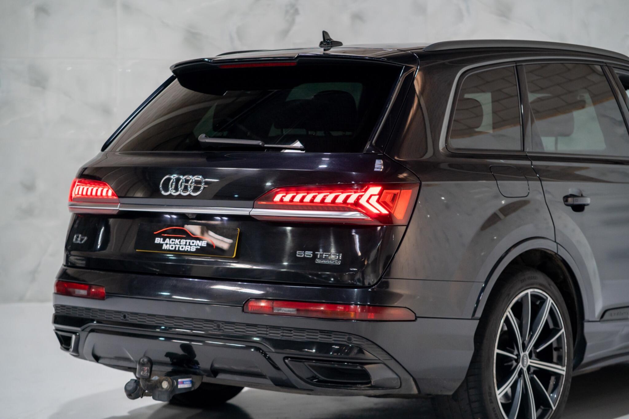 Audi Q7 view 33