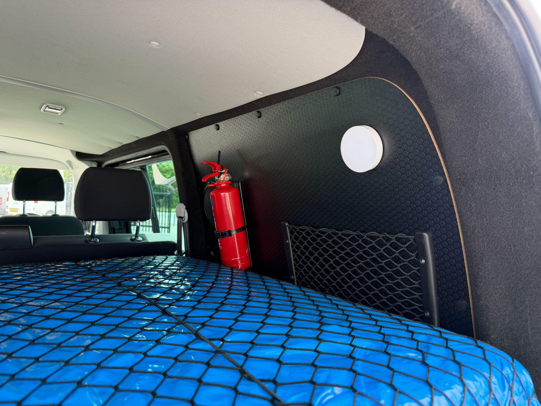 Volkswagen Transporter view 25