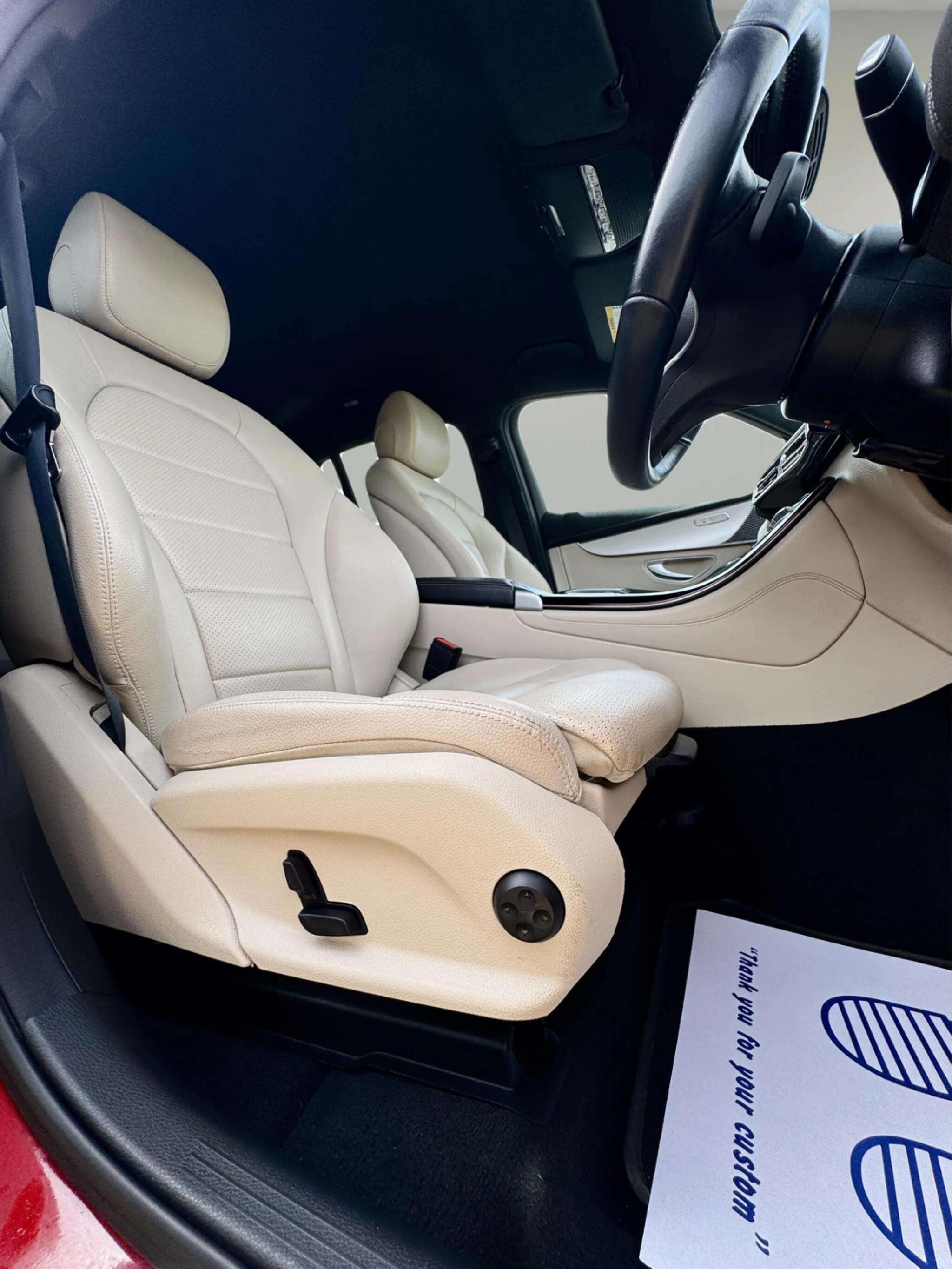 Mercedes-Benz EQC view 32