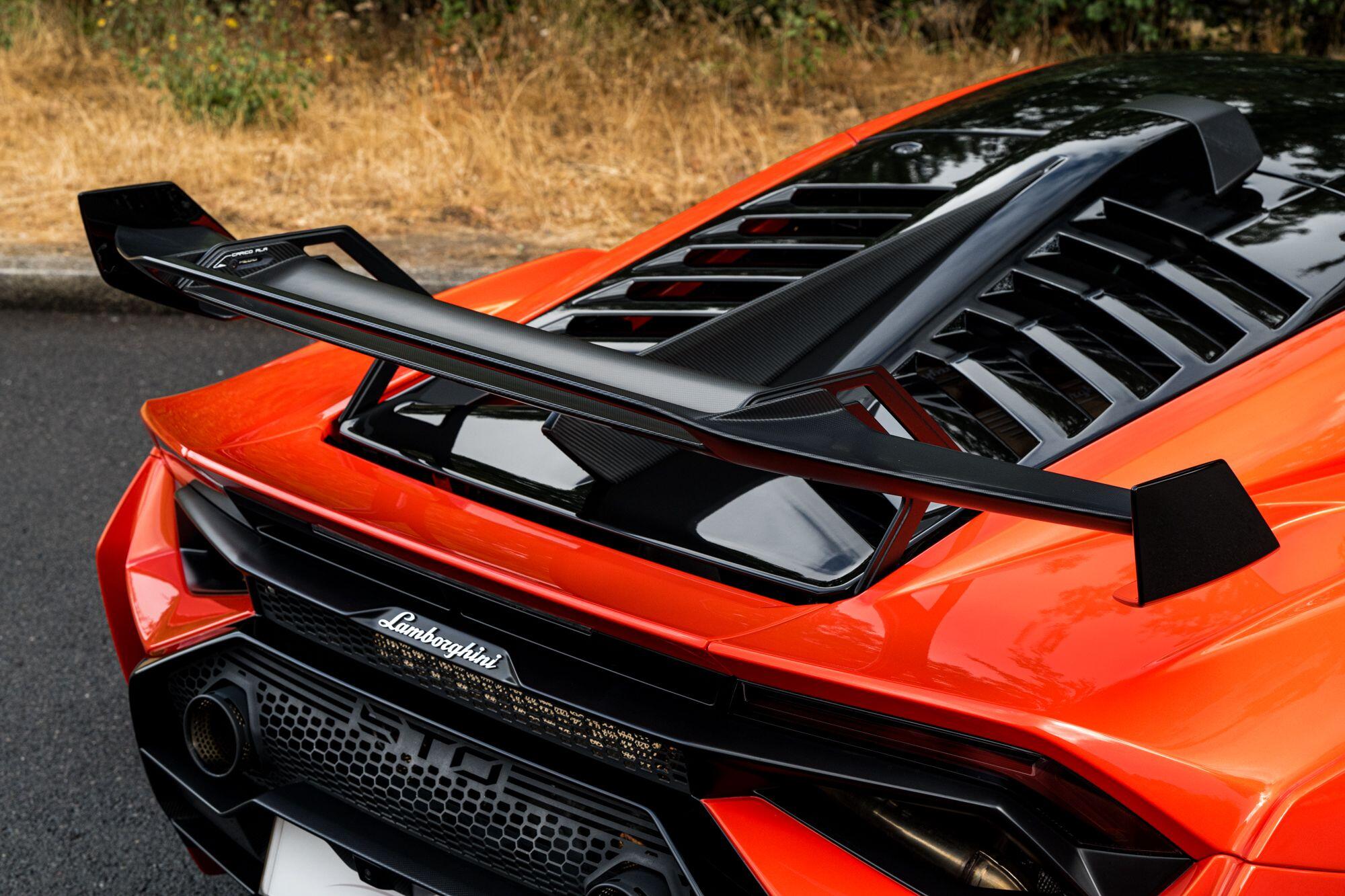 Lamborghini Huracan view 16