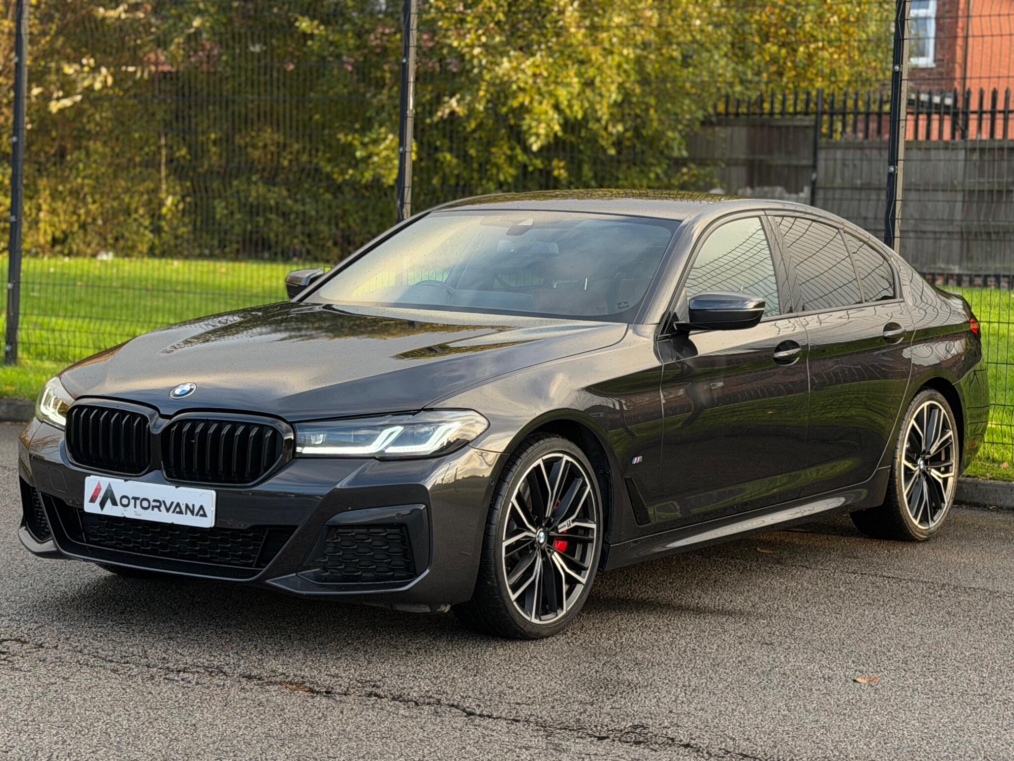 BMW 5 Series view 6