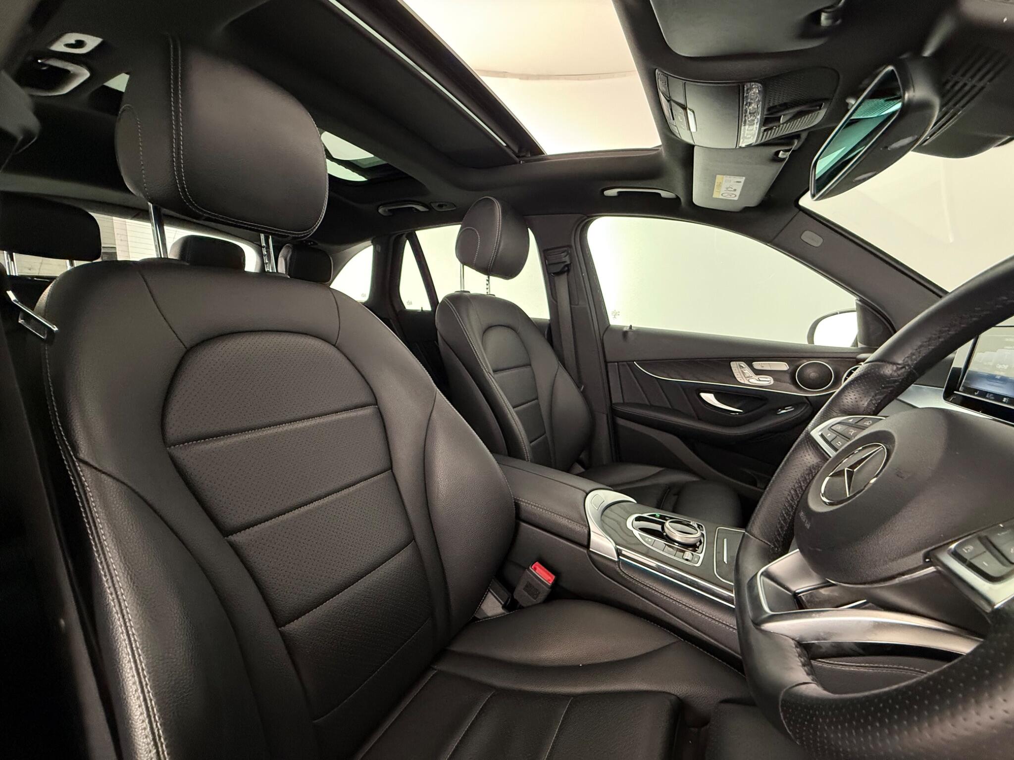 Mercedes-Benz GLC view 32