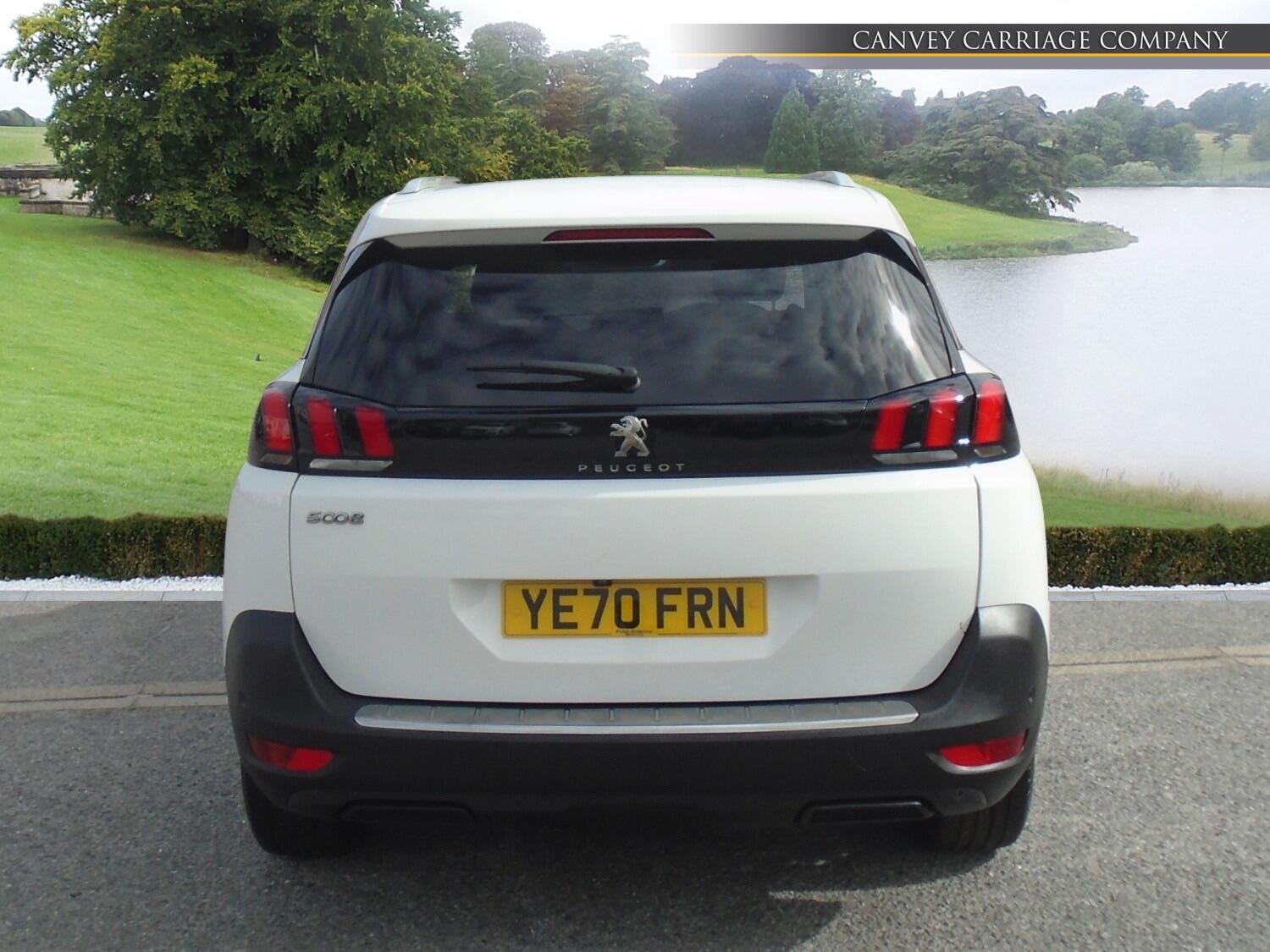 Peugeot 5008 view 8