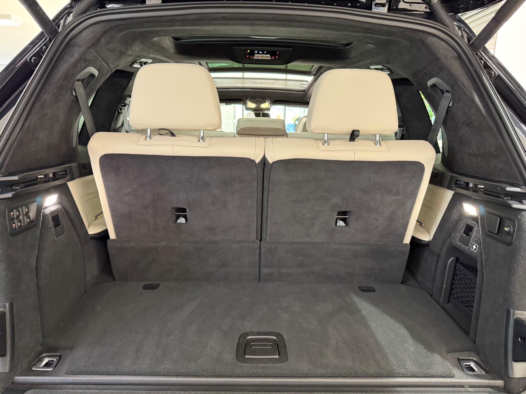 BMW X7 view 54