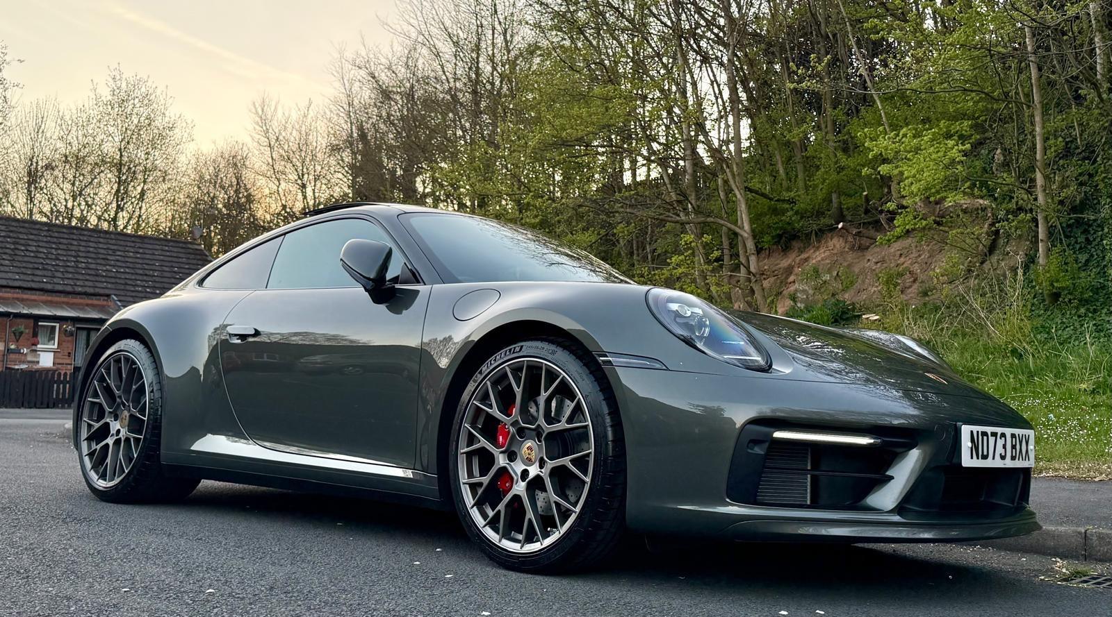 Porsche 911 view 70
