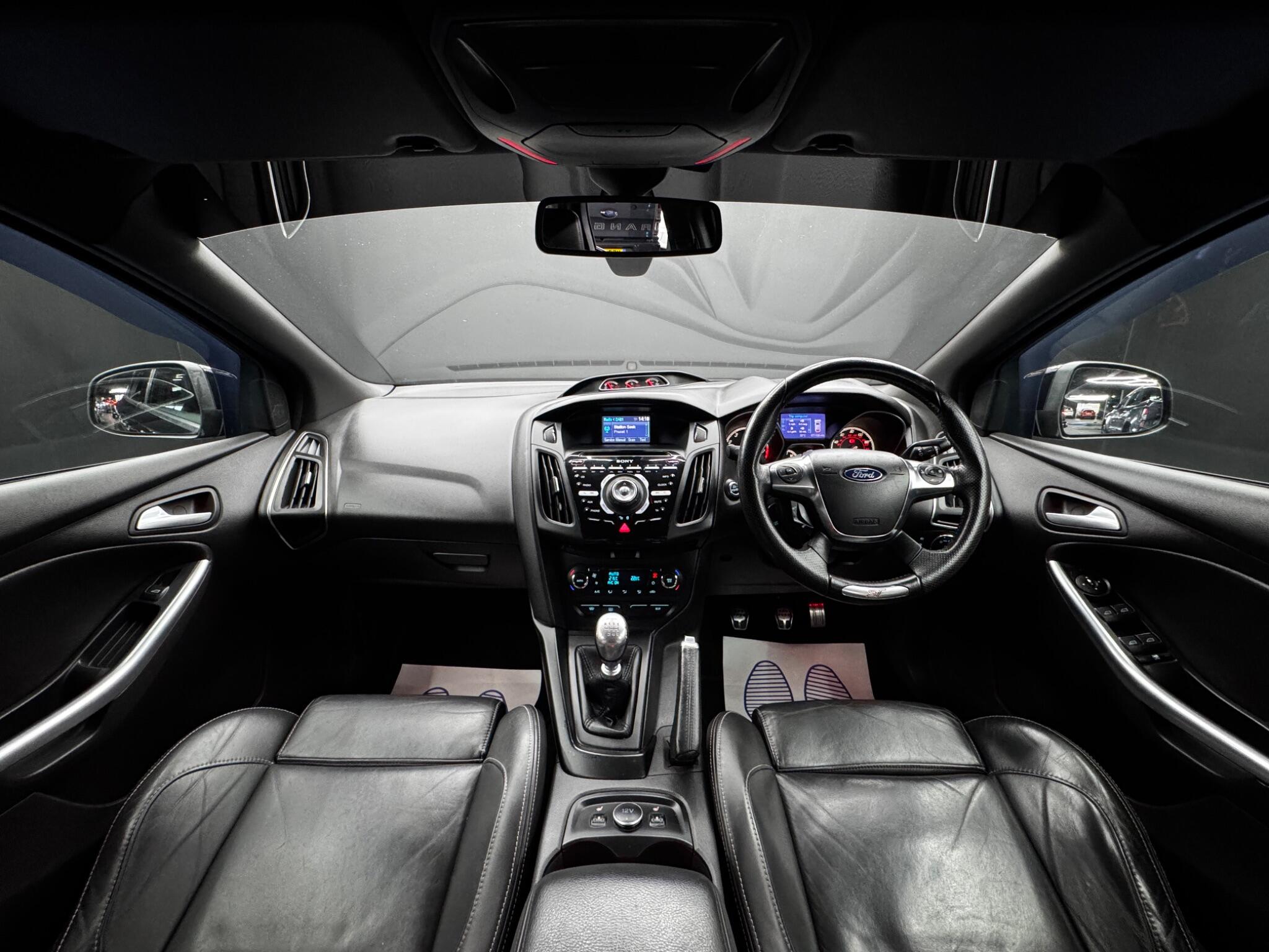 Ford Focus view 17