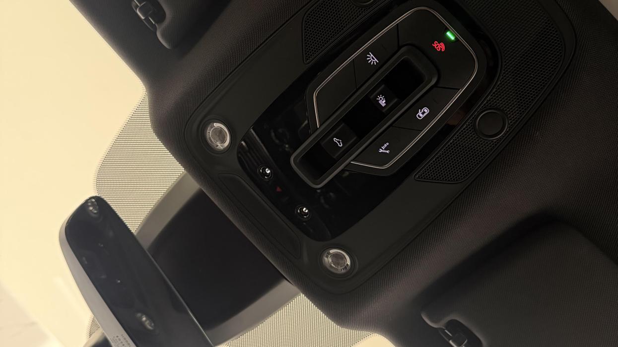 Audi SQ5 view 30