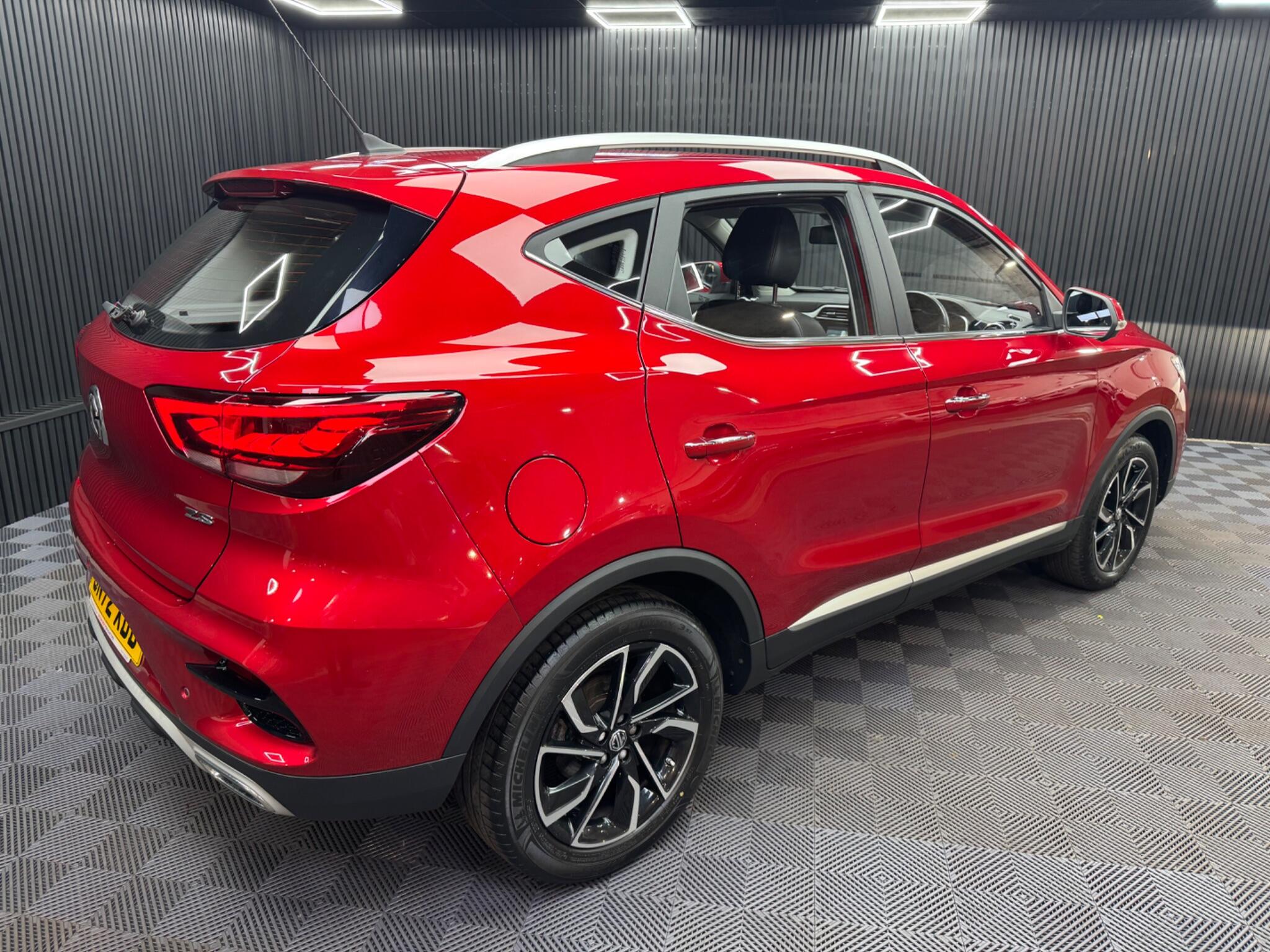 MG ZS view 23
