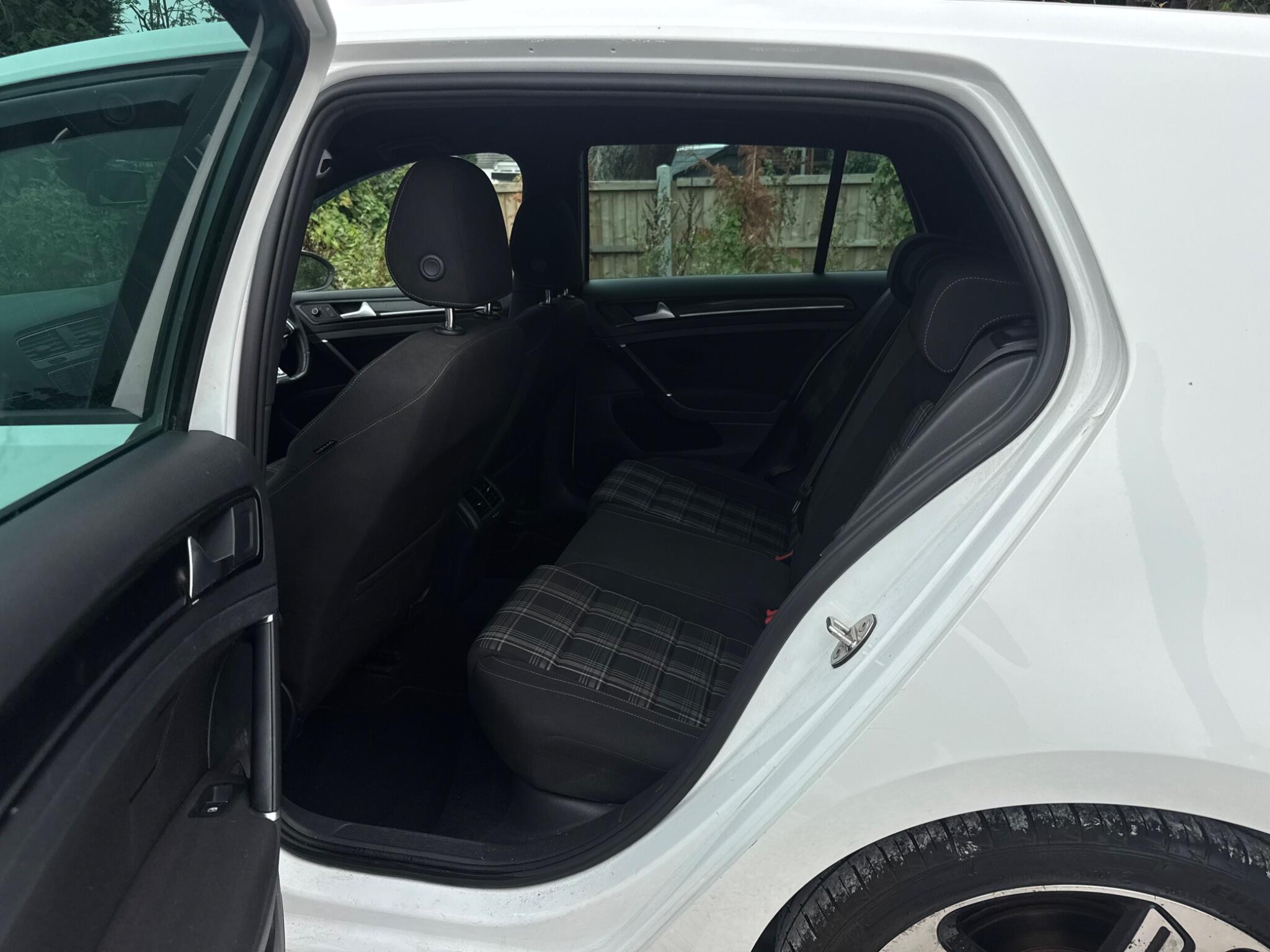 Volkswagen Golf view 25