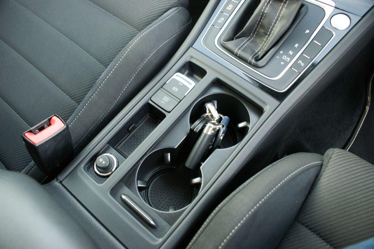 Volkswagen Golf view 54