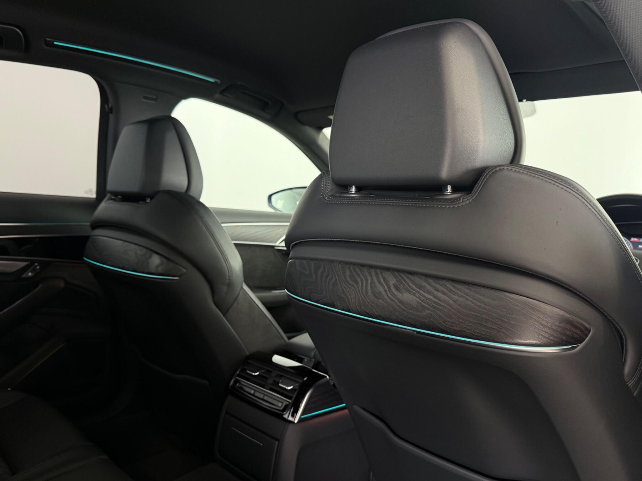 Audi A8 view 43