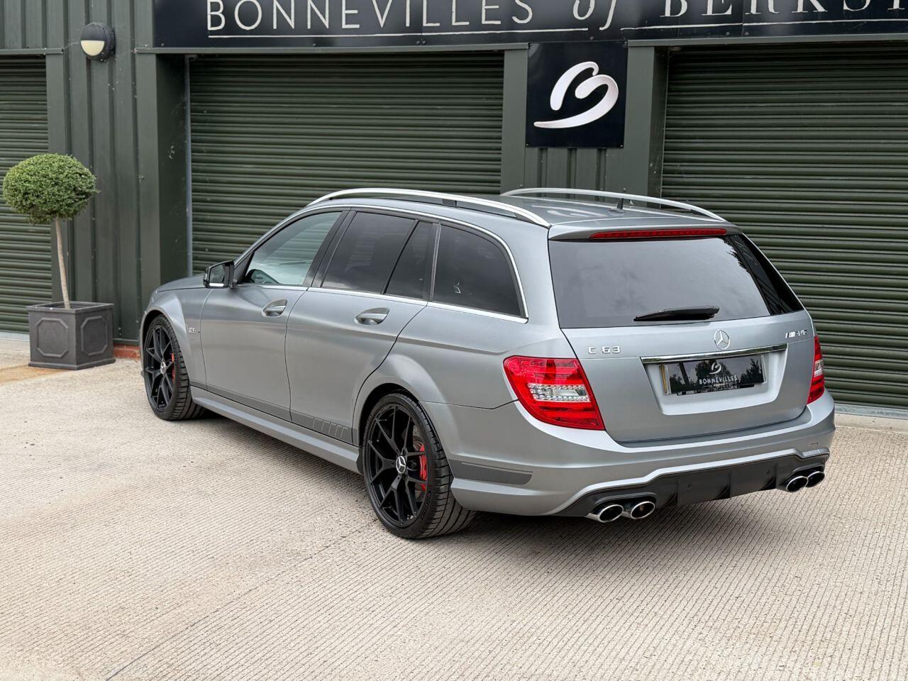 Mercedes-Benz C Class view 26