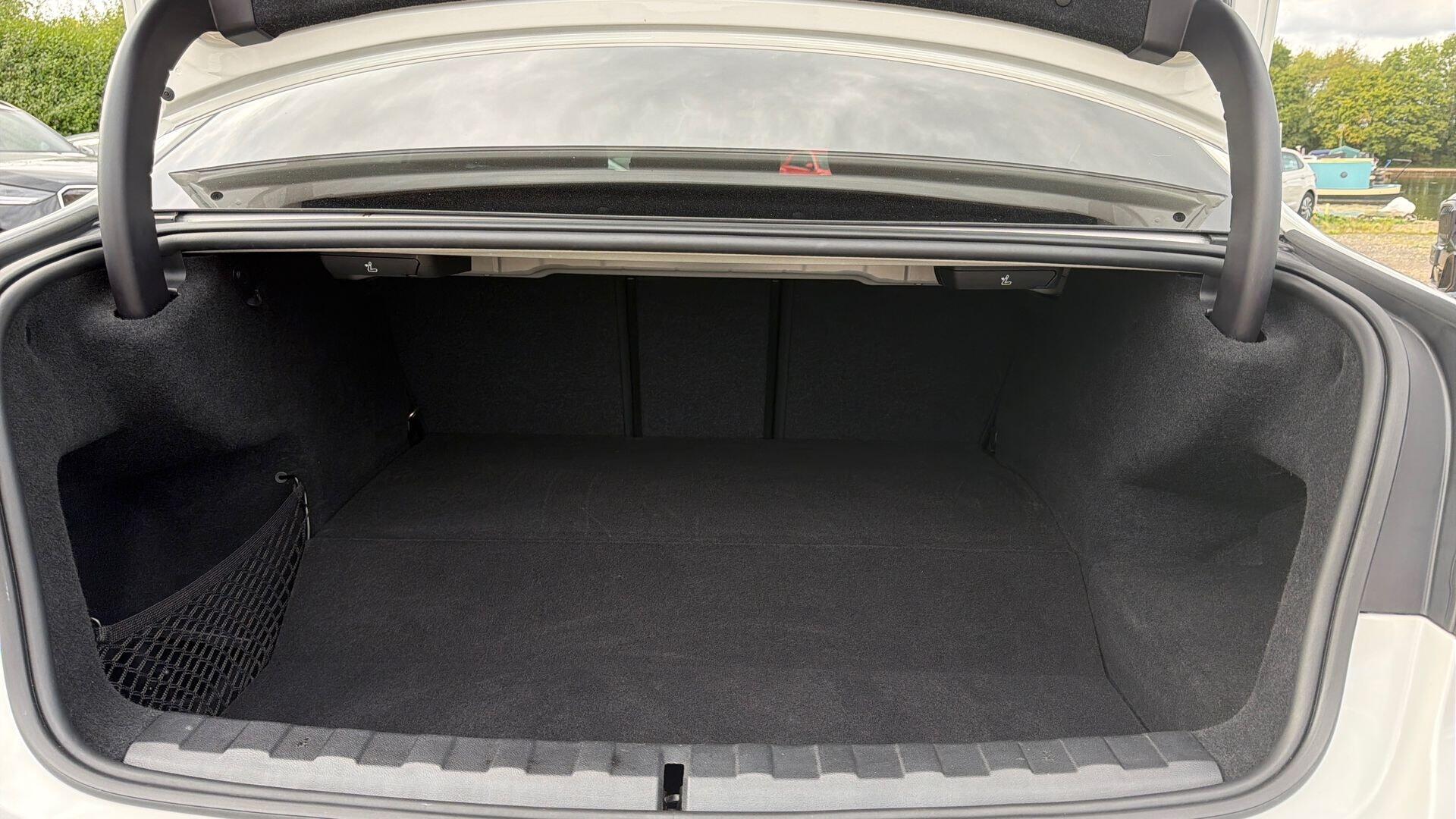 BMW 3 Series view 13