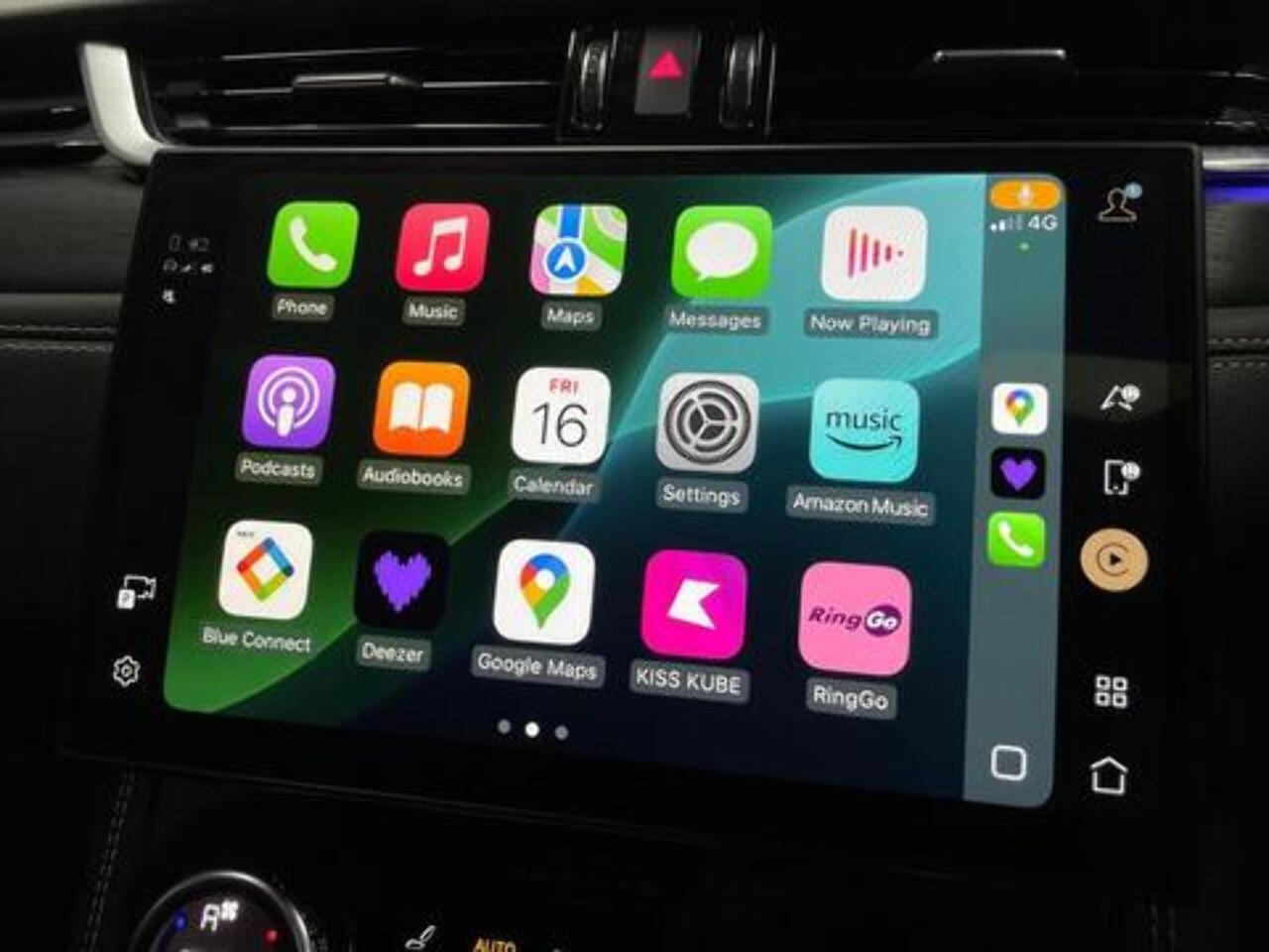 Jaguar F-Pace view 12