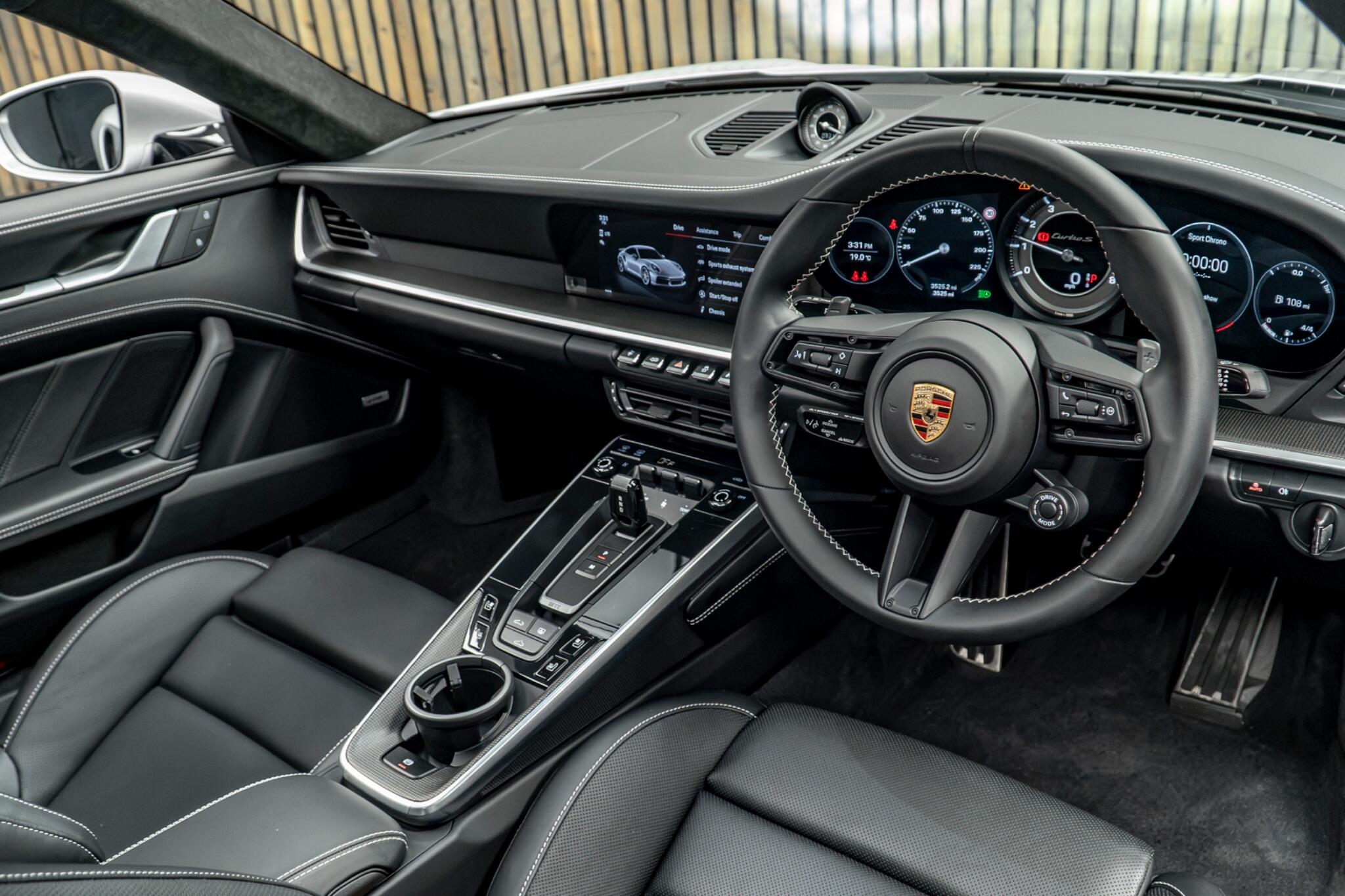 Porsche 911 view 23