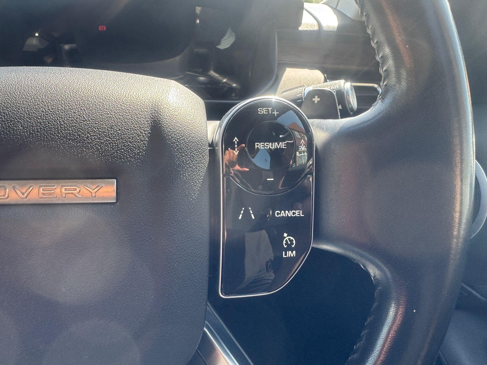Land Rover Discovery view 18