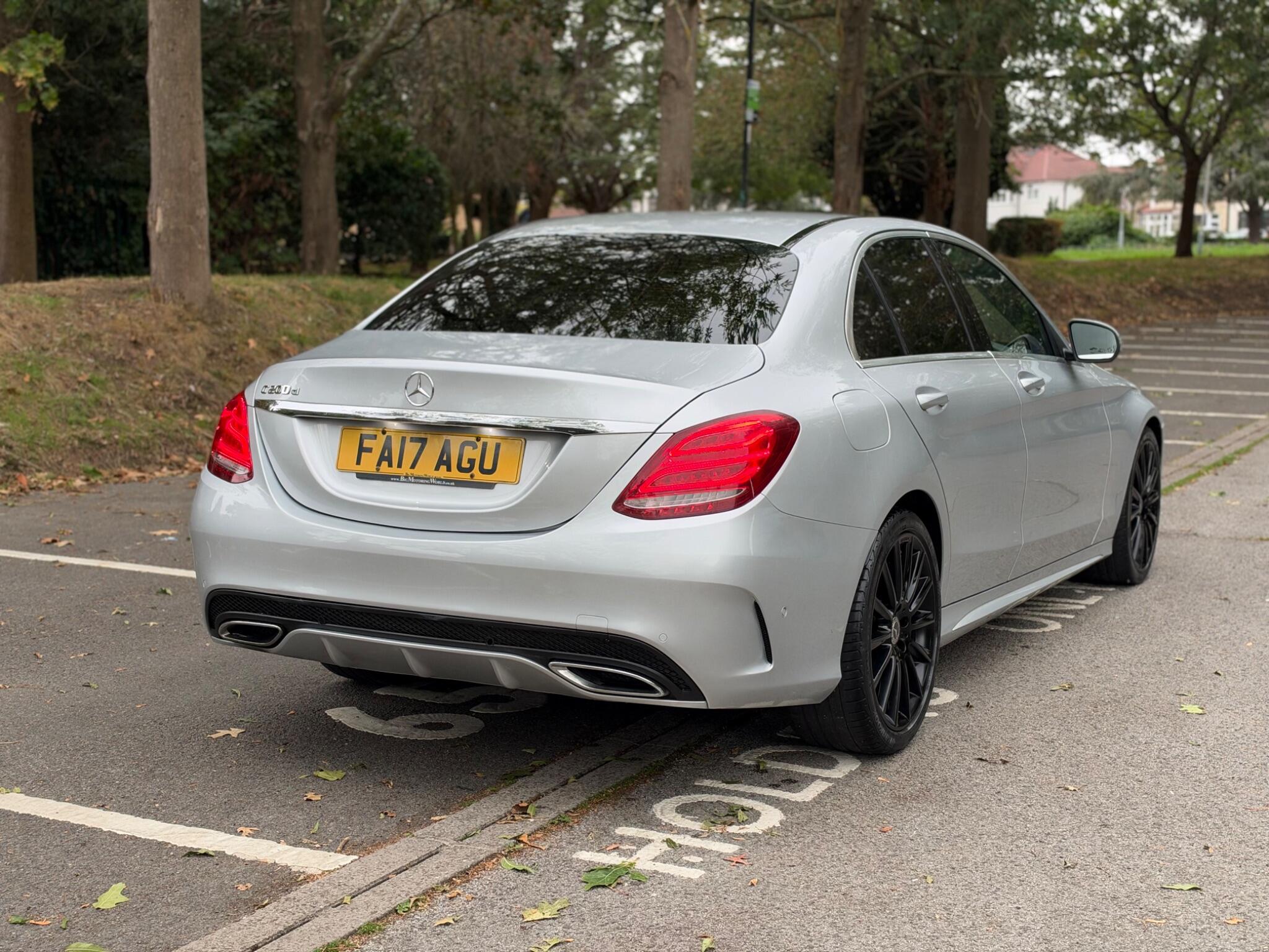 Mercedes-Benz C-Class view 3