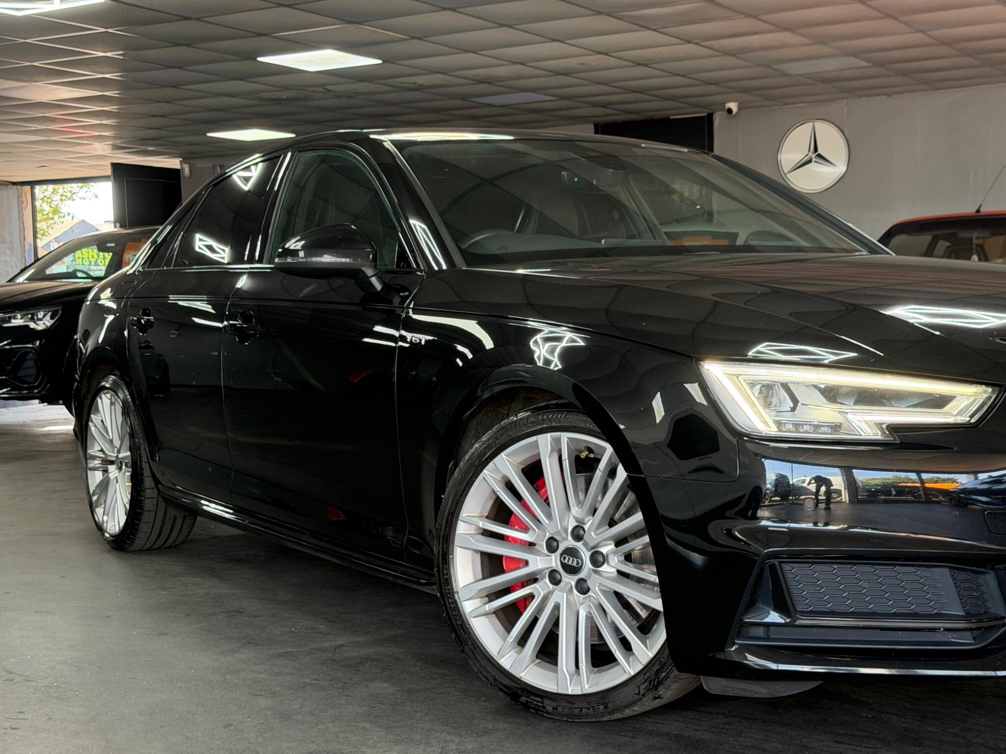 Audi S4 view 9