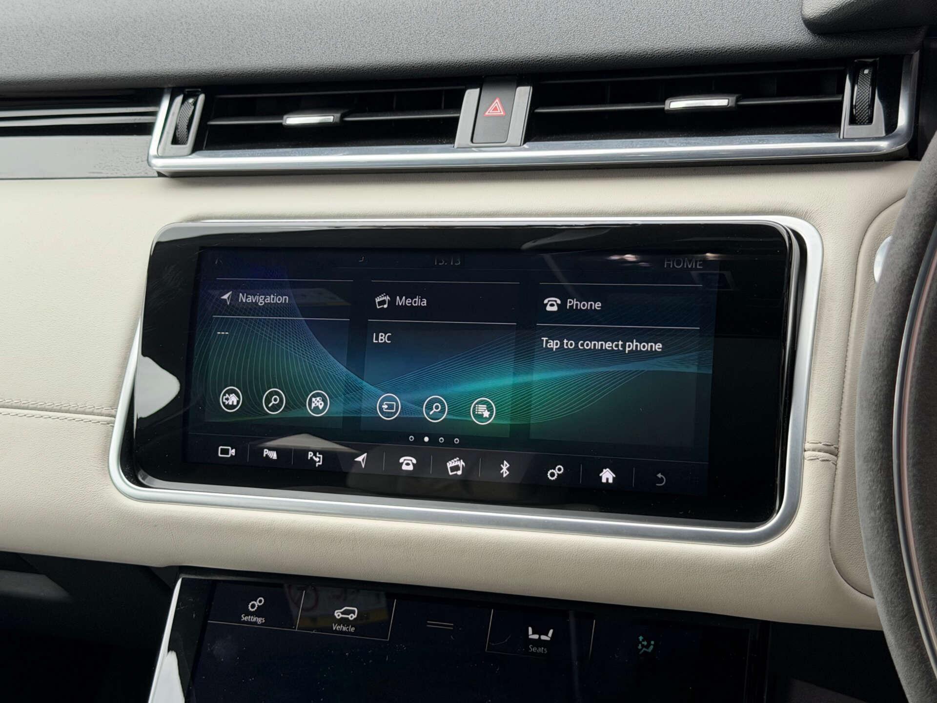 Land Rover Range Rover Velar view 44