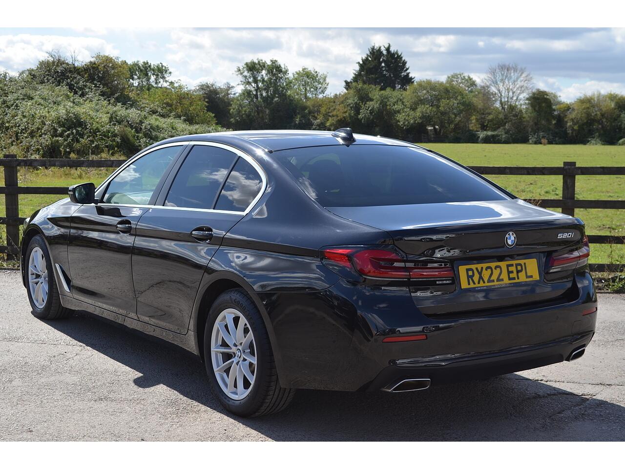 BMW 5 Series view 7