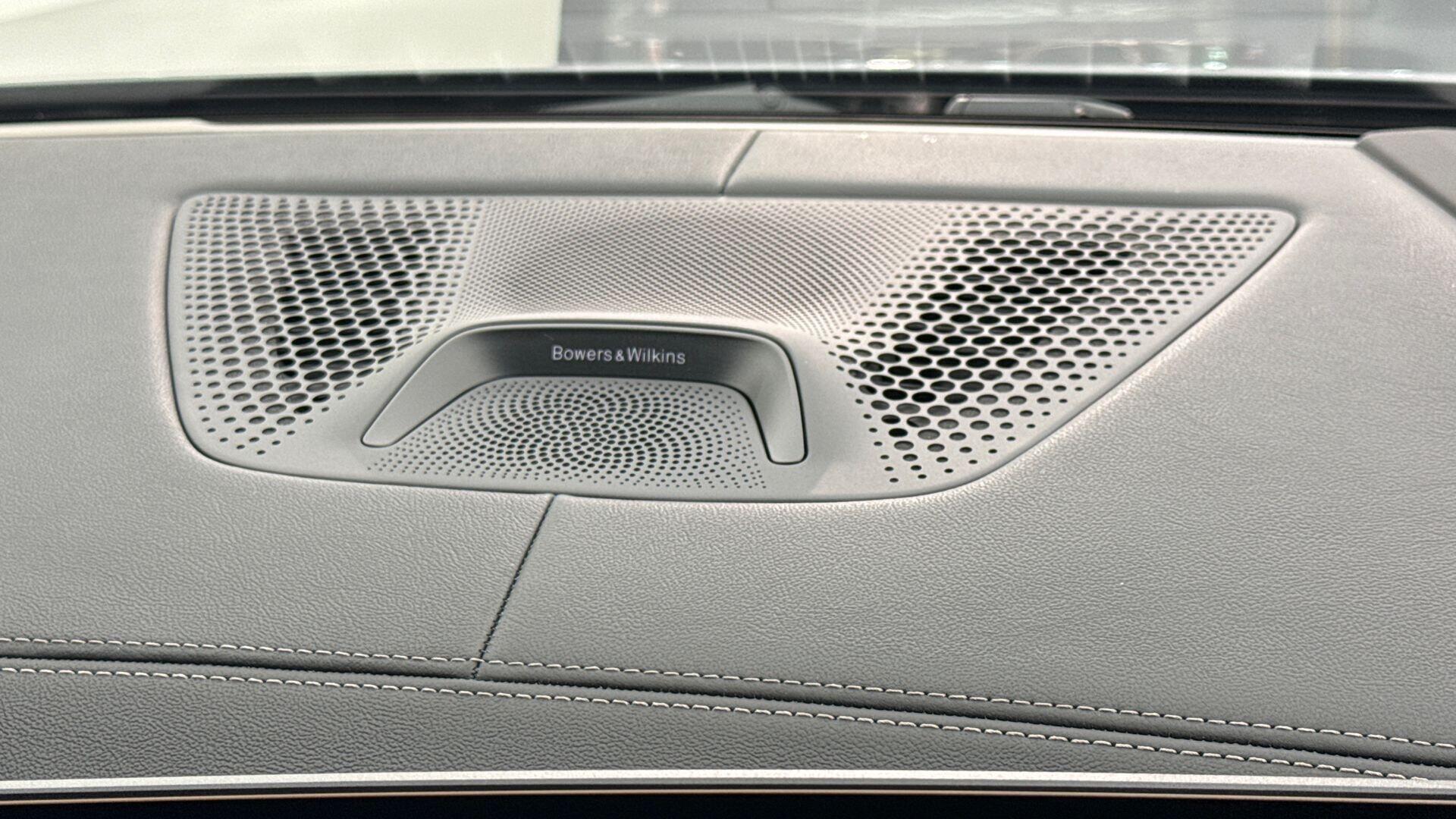 BMW X5 view 32