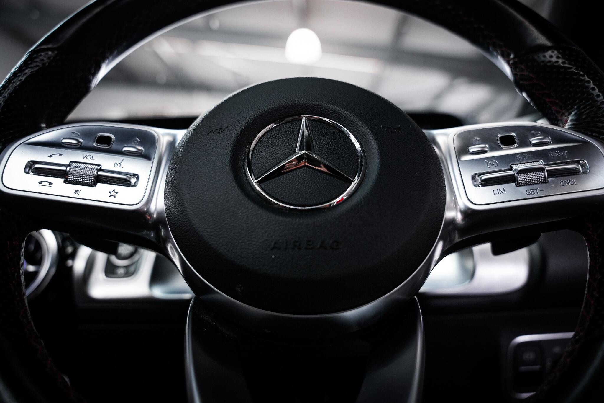Mercedes-Benz GLB view 45