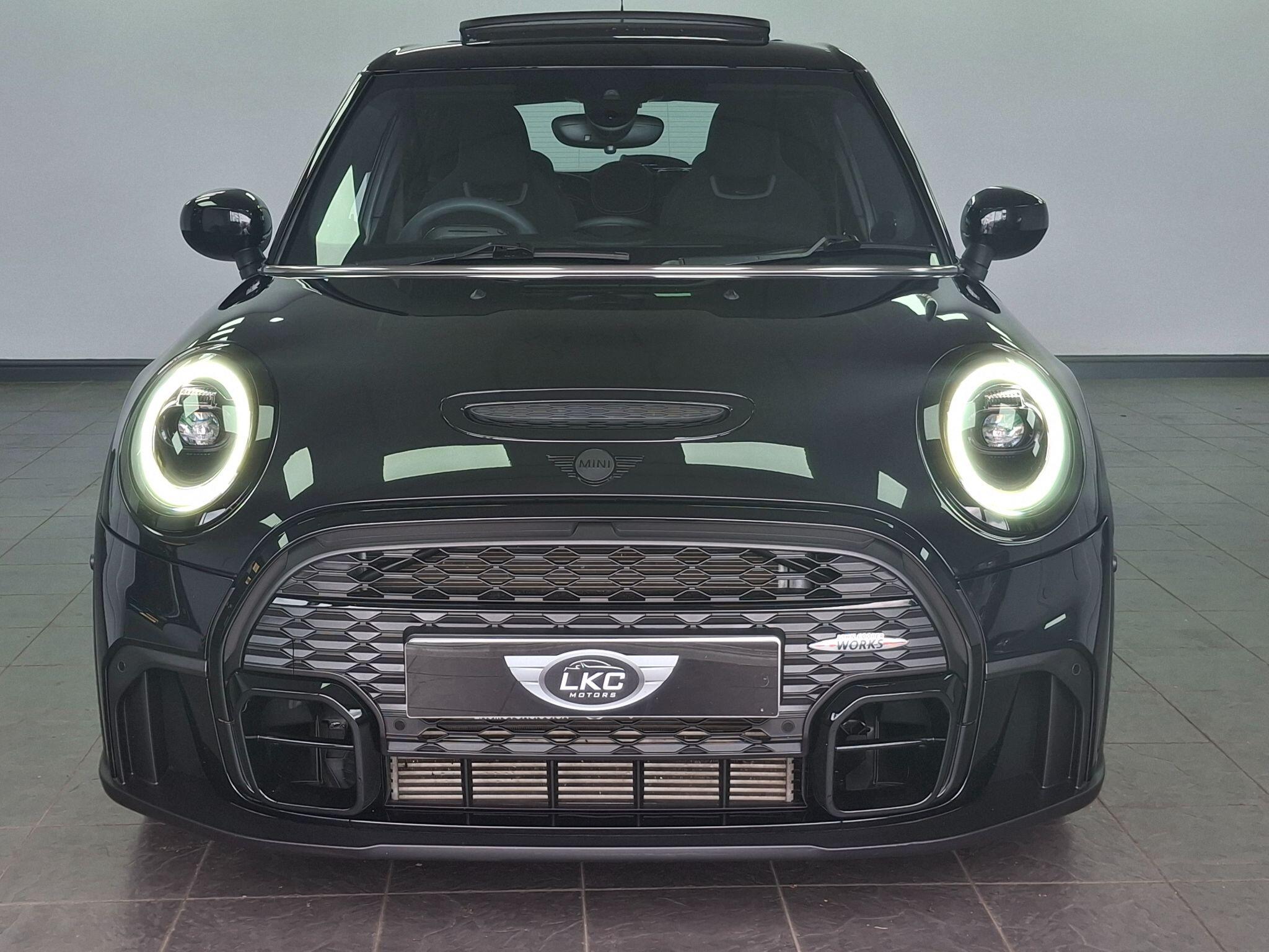 Mini Hatch view 38