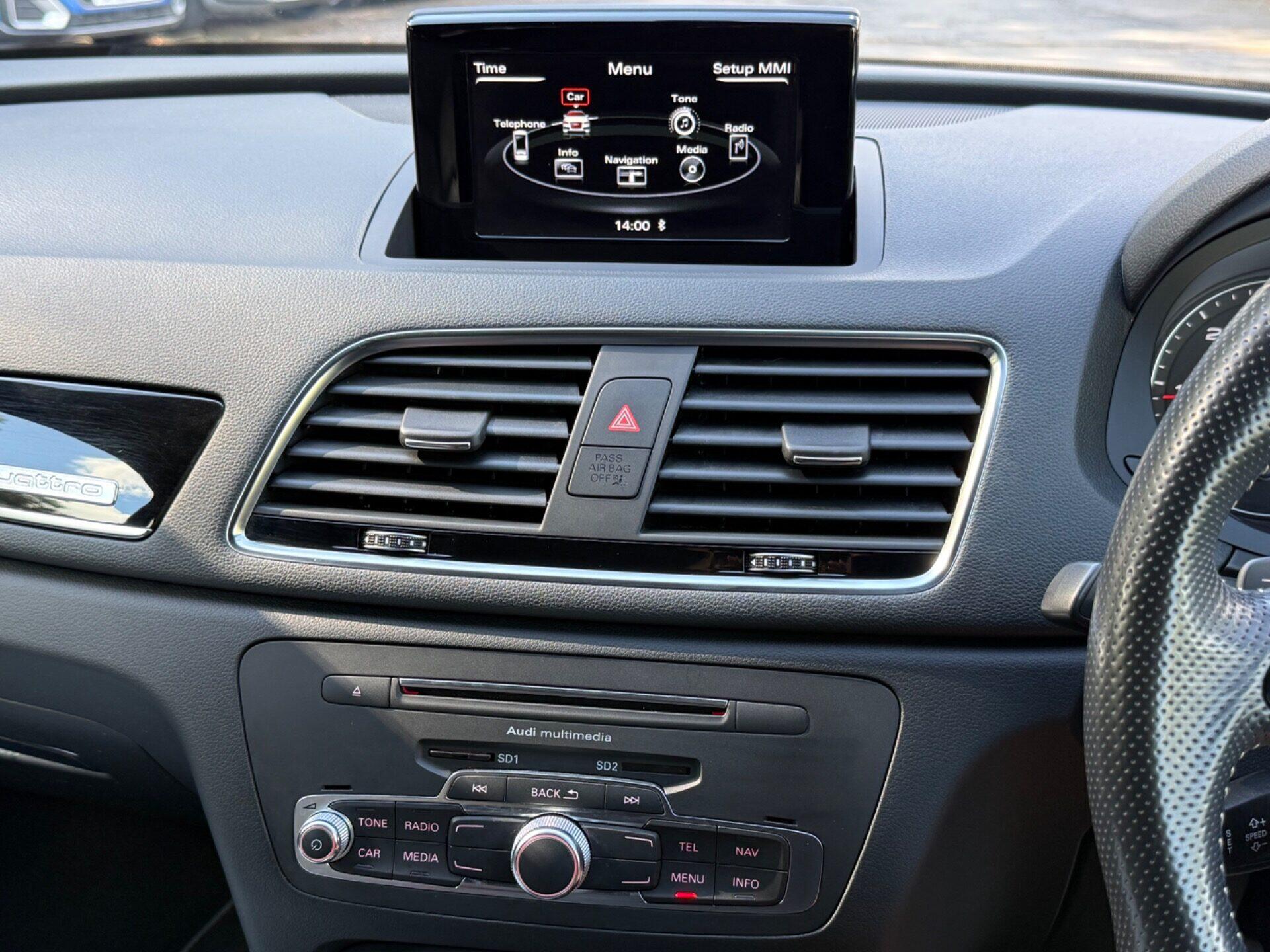 Audi Q3 view 43