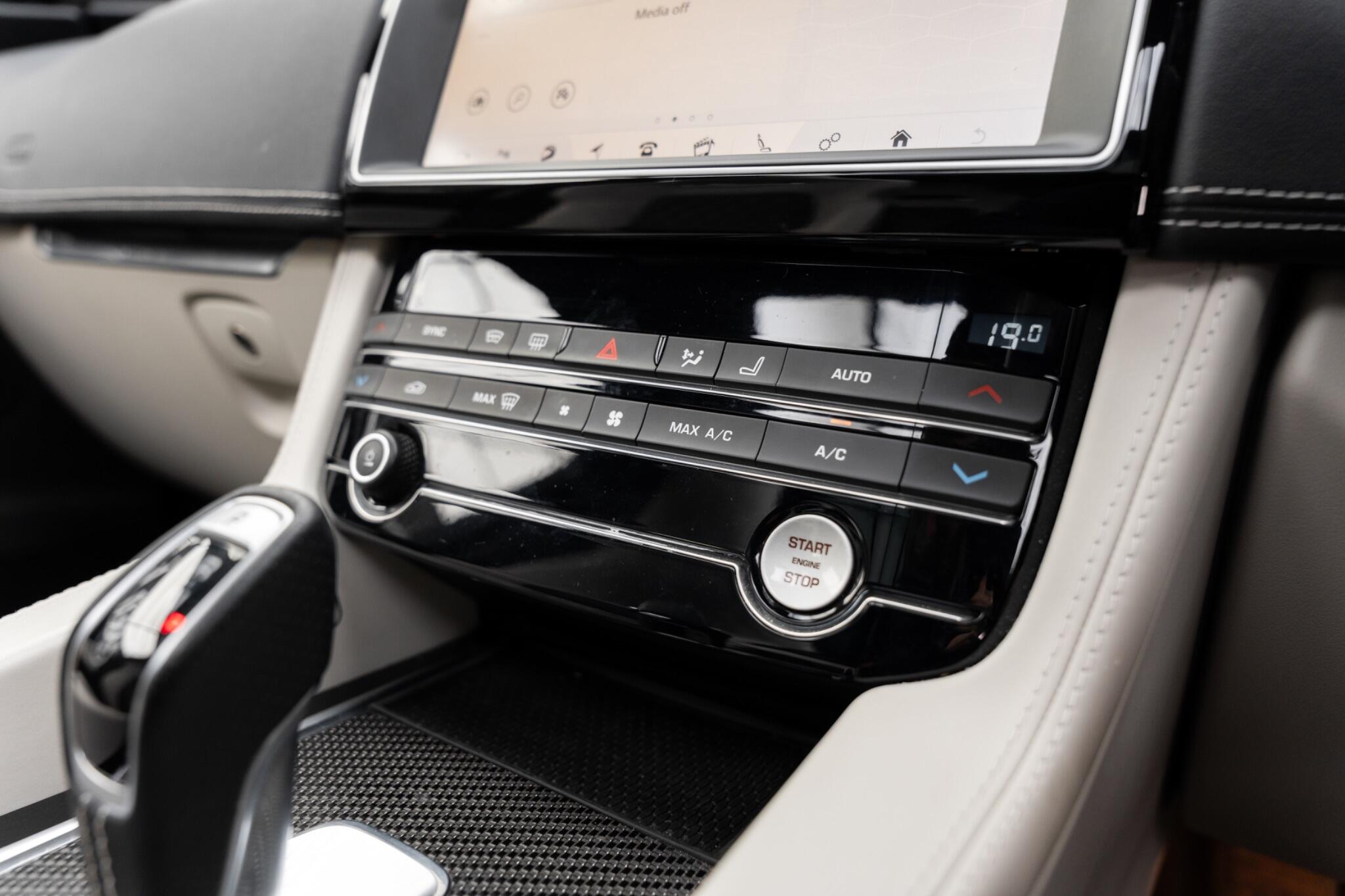 Jaguar F-Pace view 34