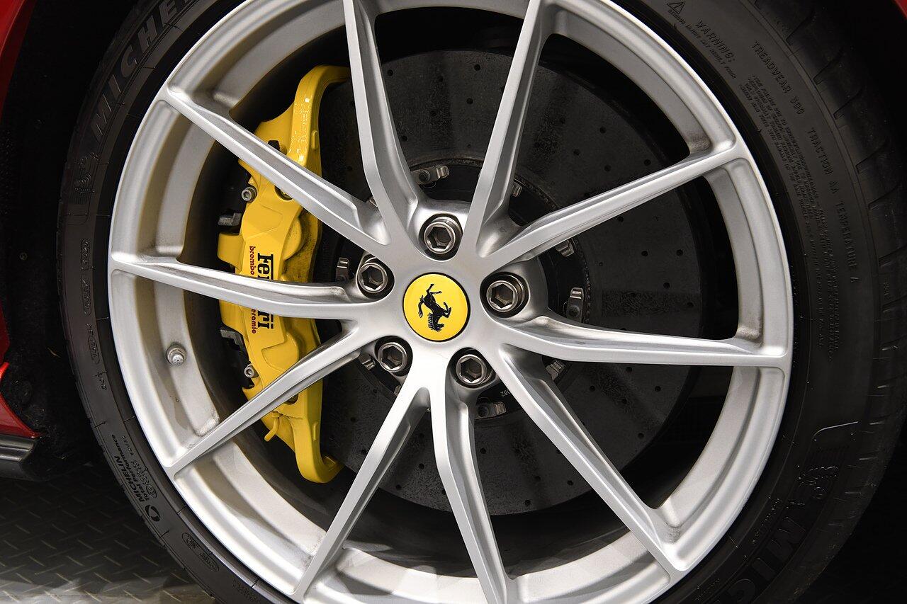 Ferrari 812 view 49