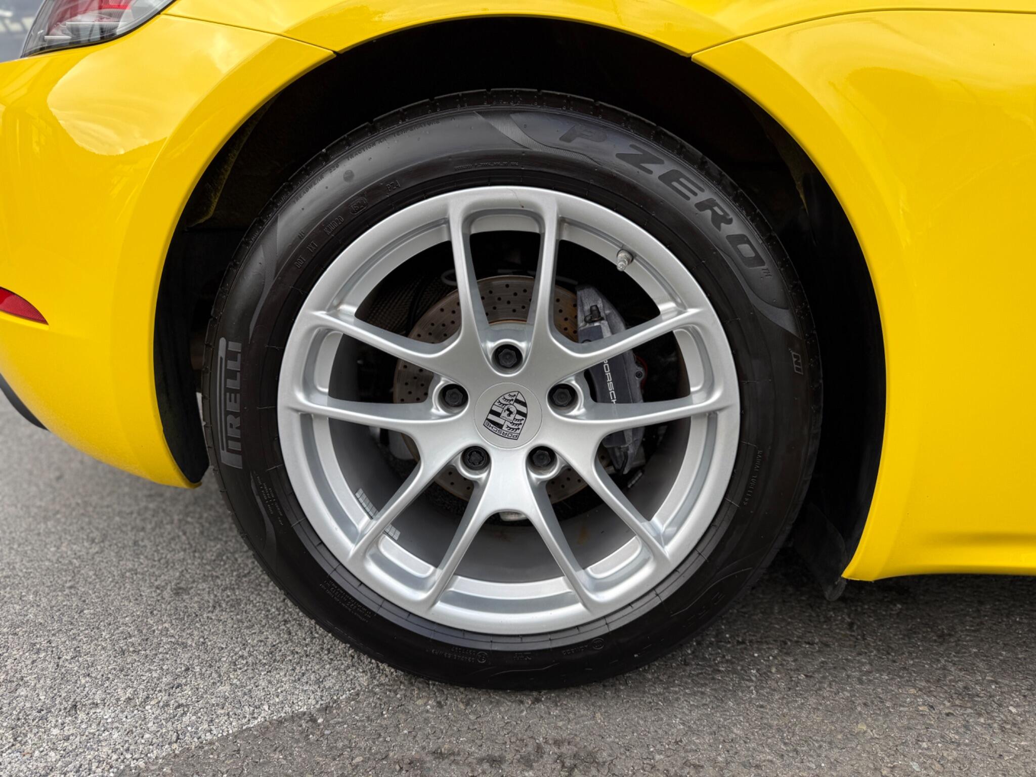 Porsche 718 Cayman view 36