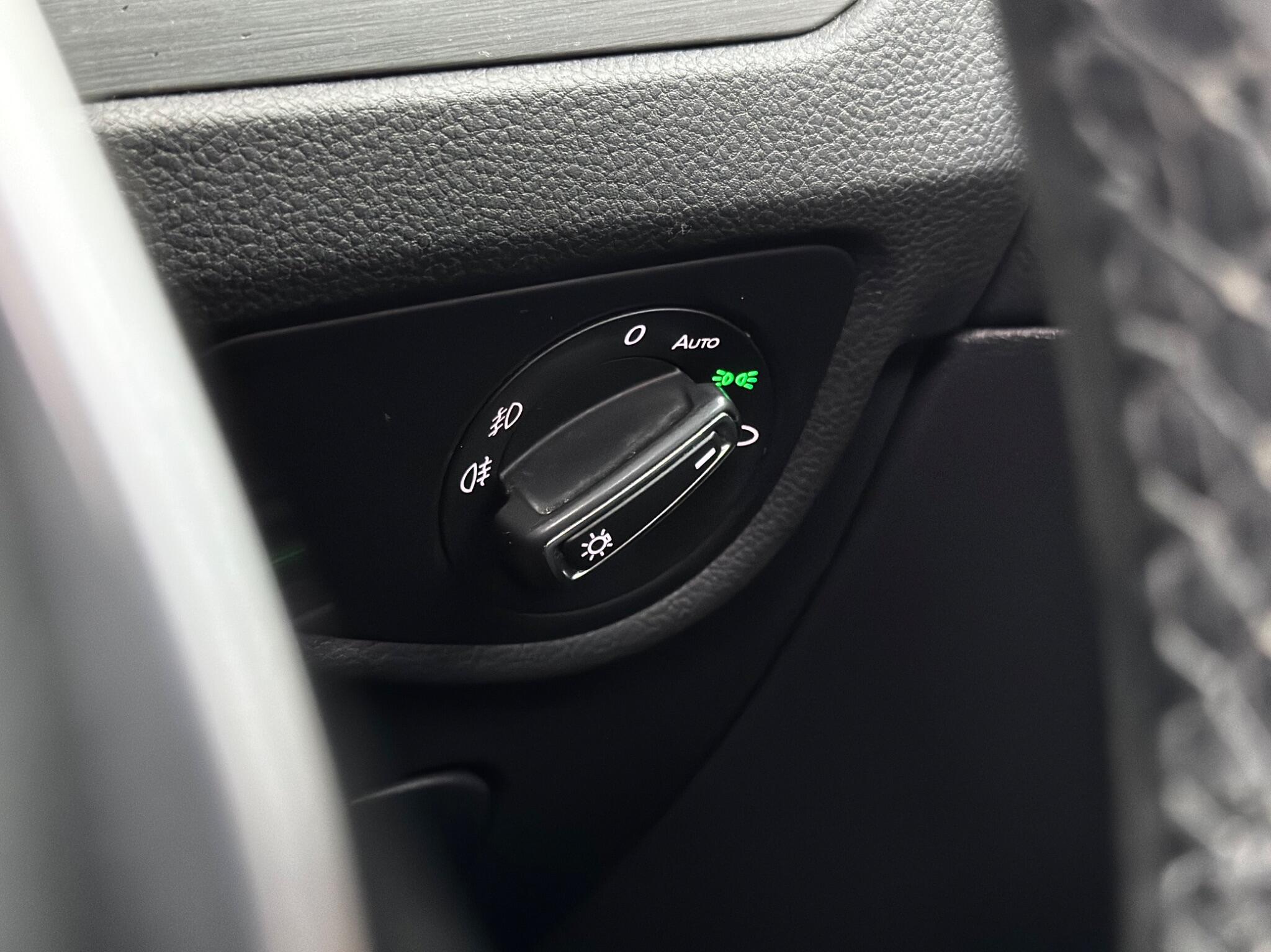 Volkswagen Touran view 32