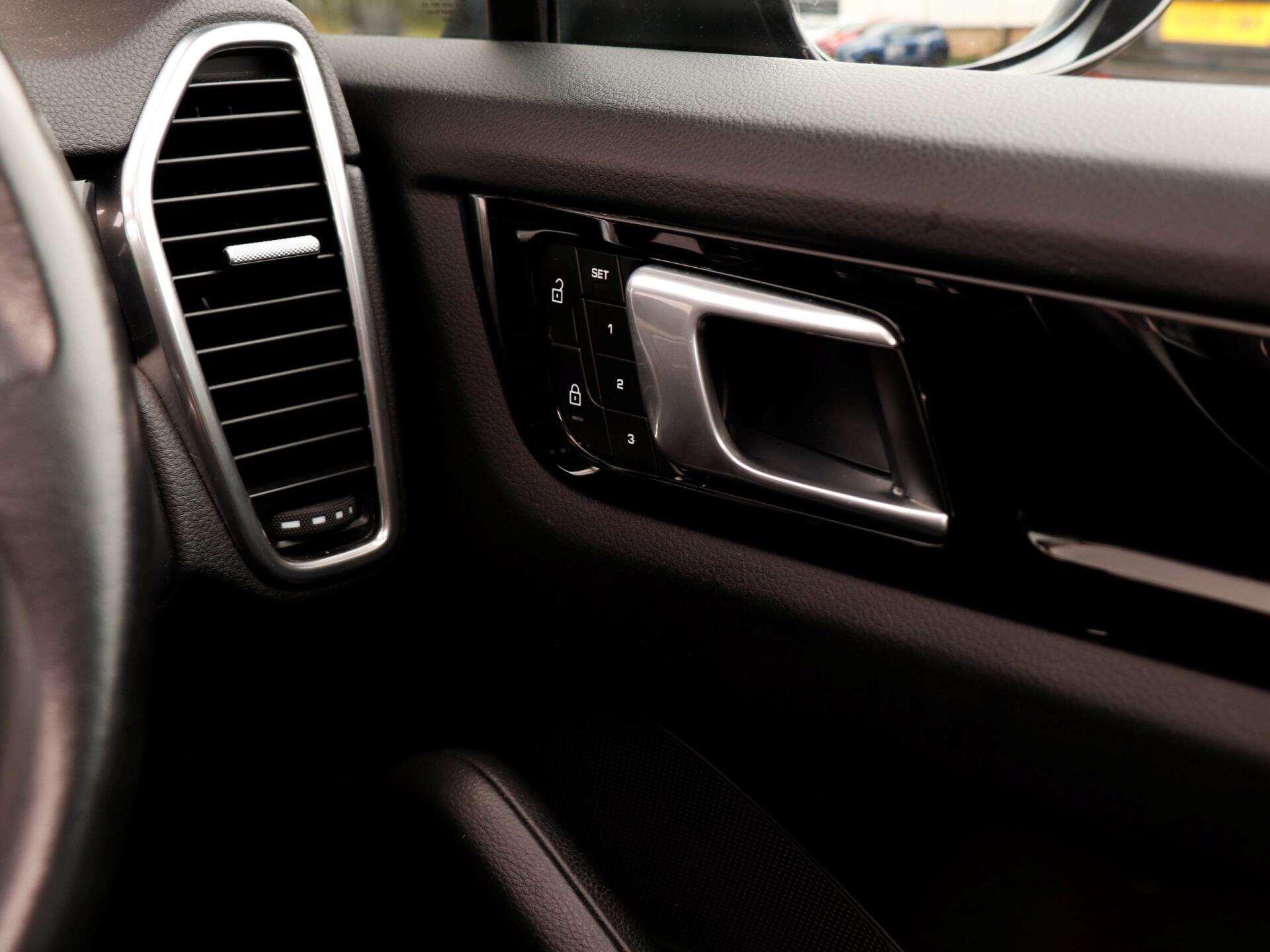 Porsche Cayenne view 20