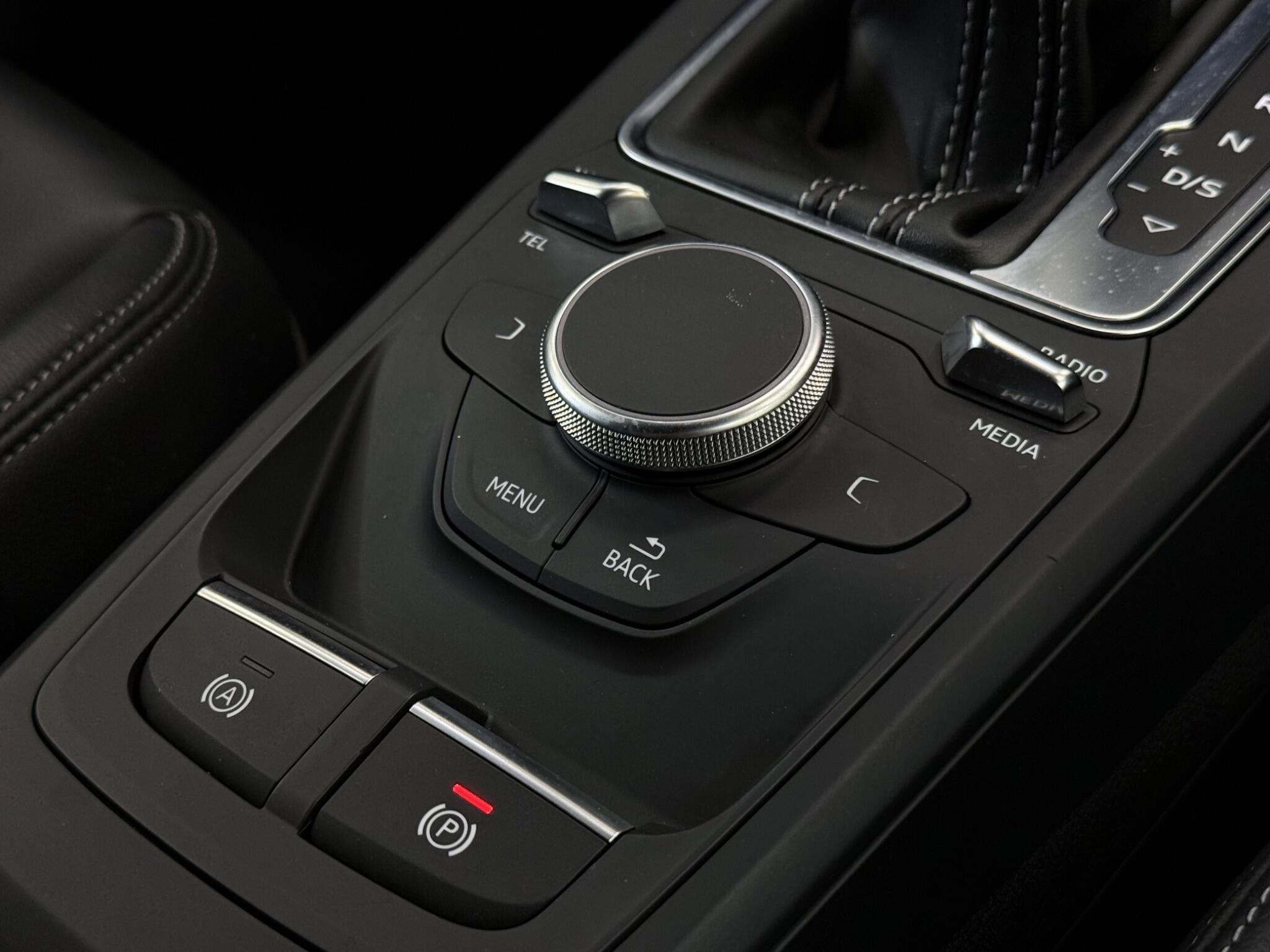 Audi Q2 view 22