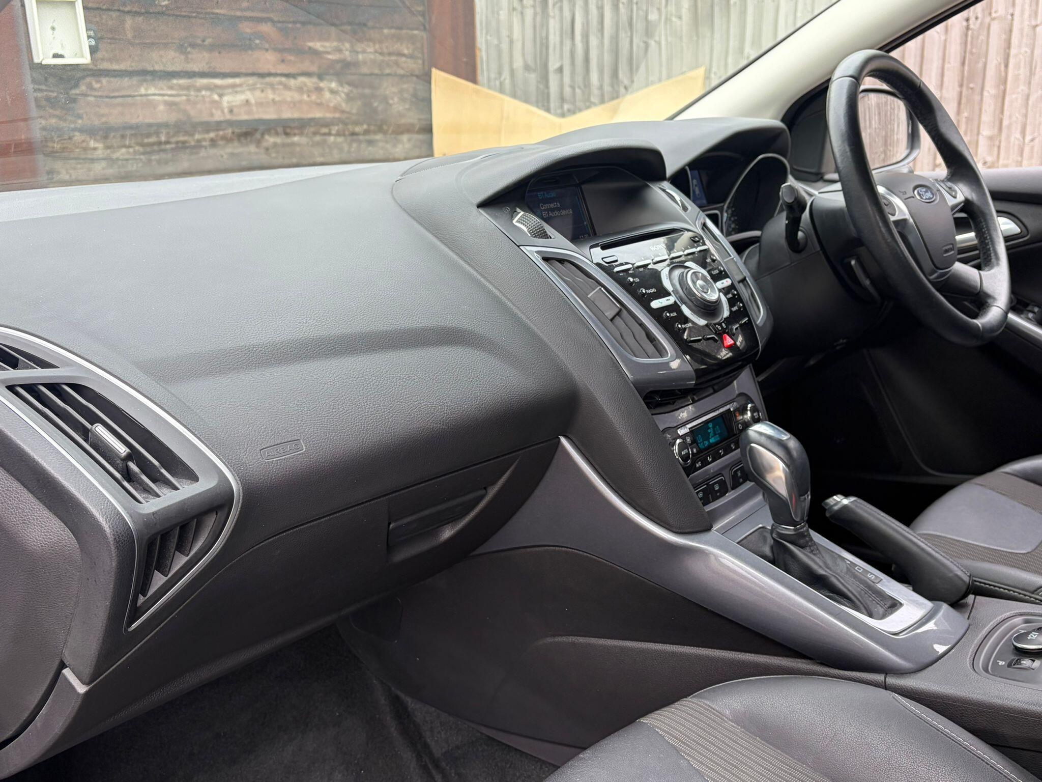 Ford Focus view 10