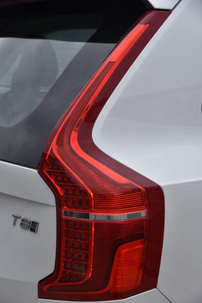 Volvo XC90 view 19