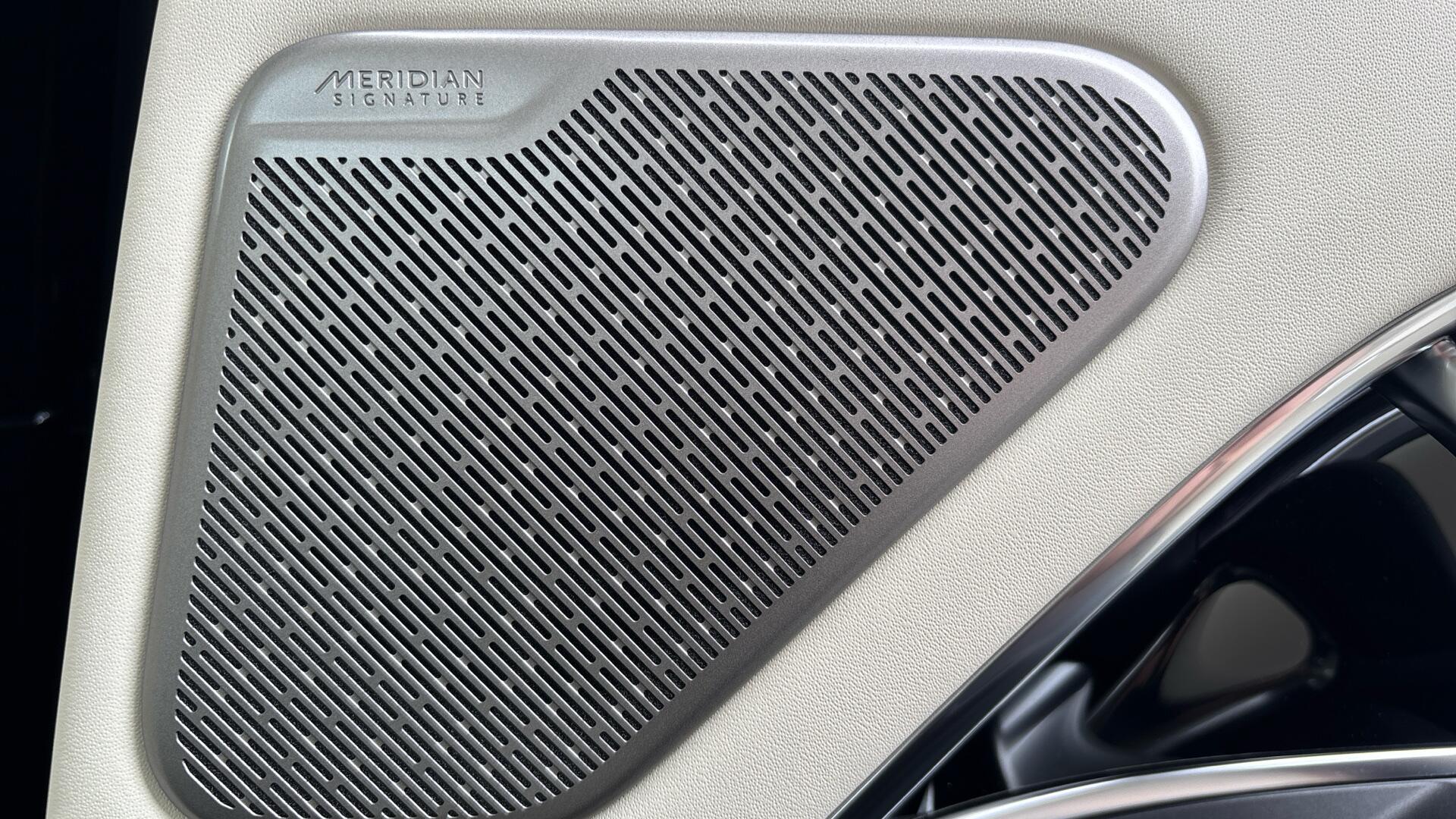 Land Rover Range Rover view 34