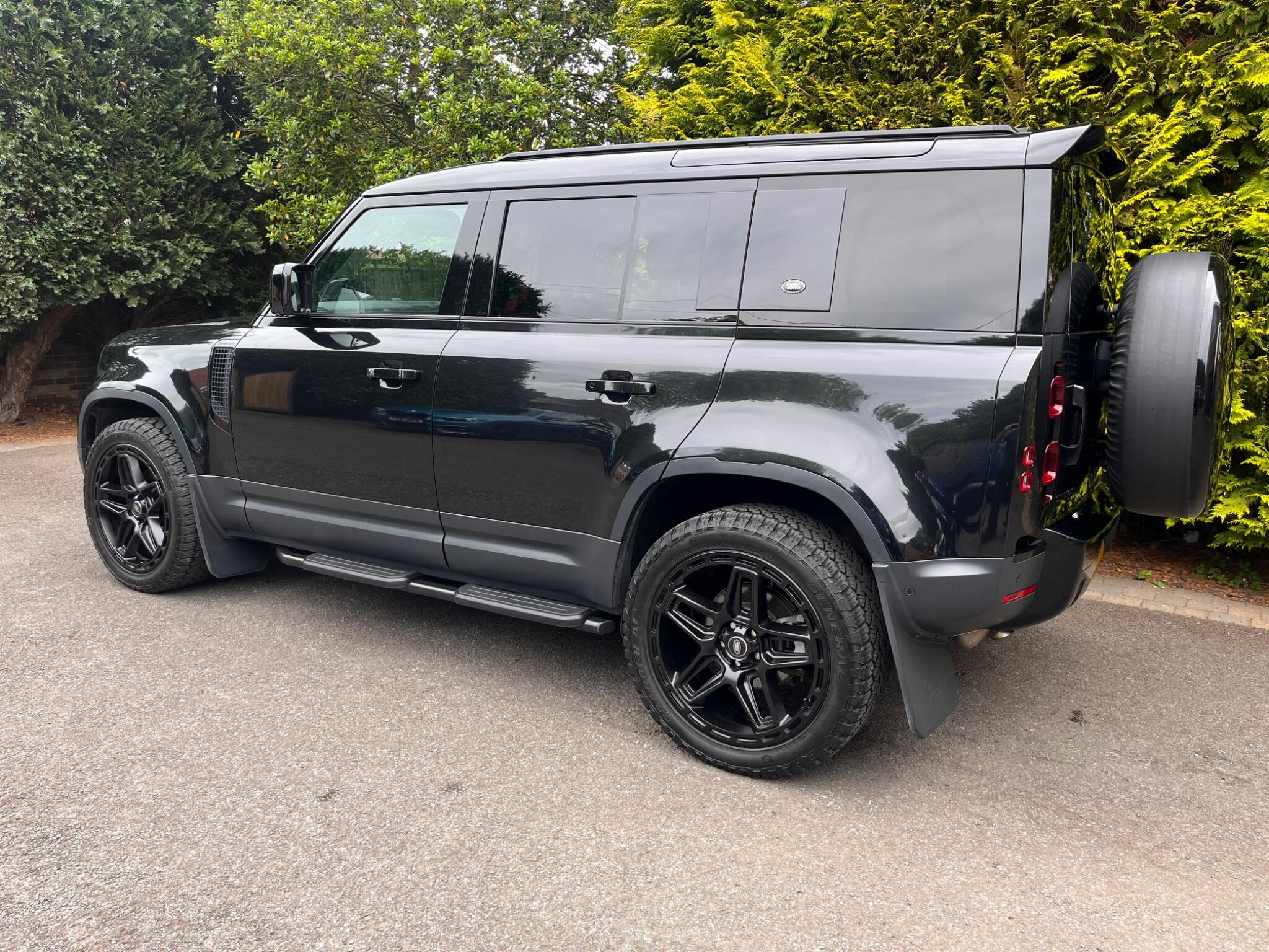 Land Rover Defender view 10