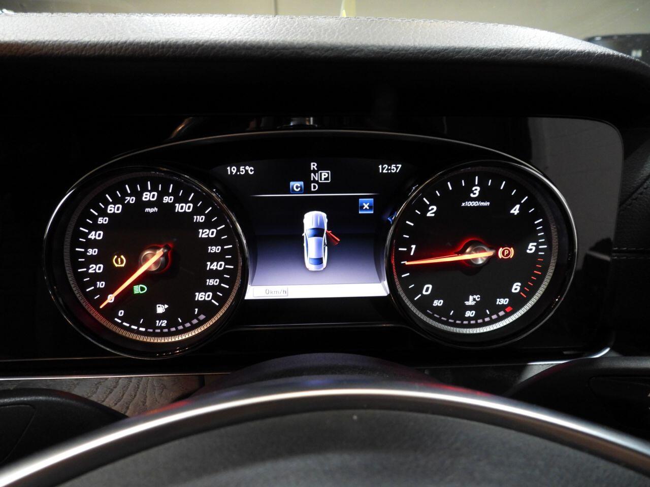 Mercedes-Benz E-Class view 27