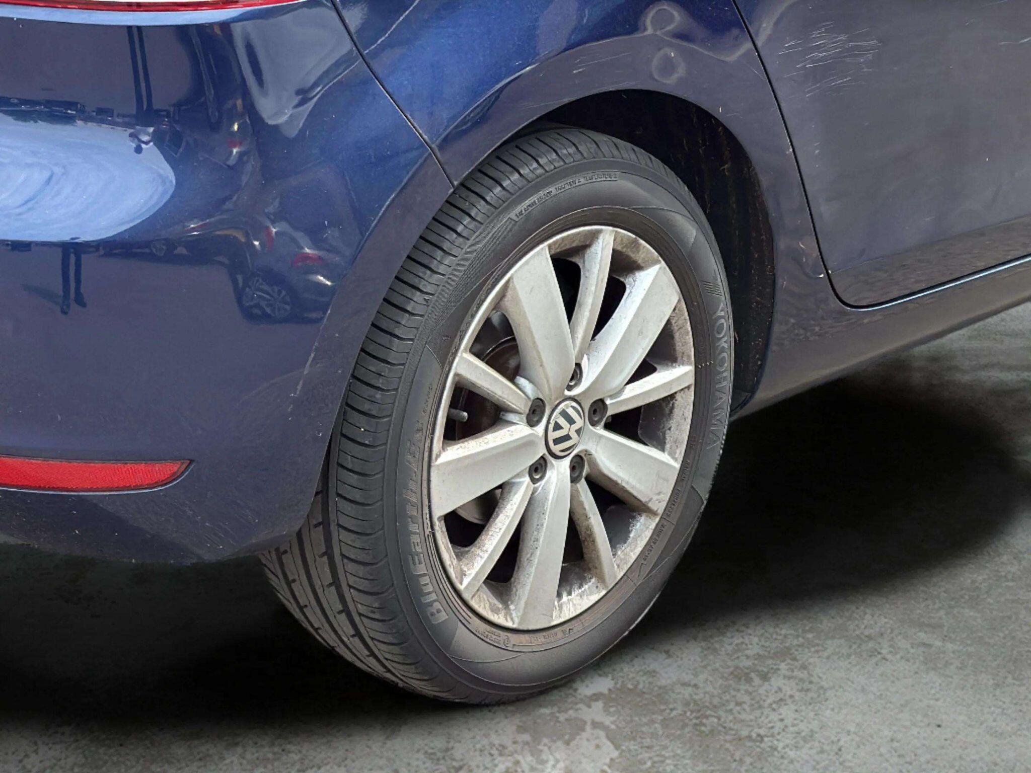 Volkswagen Golf view 11