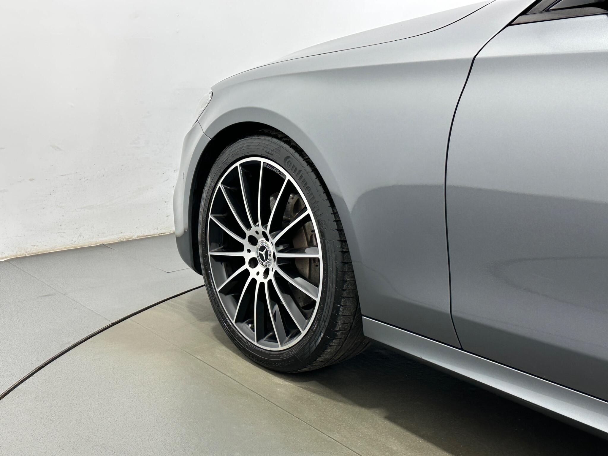 Mercedes-Benz E Class view 53