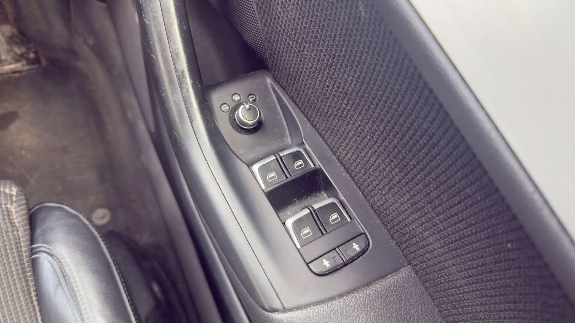 Audi Q3 view 22