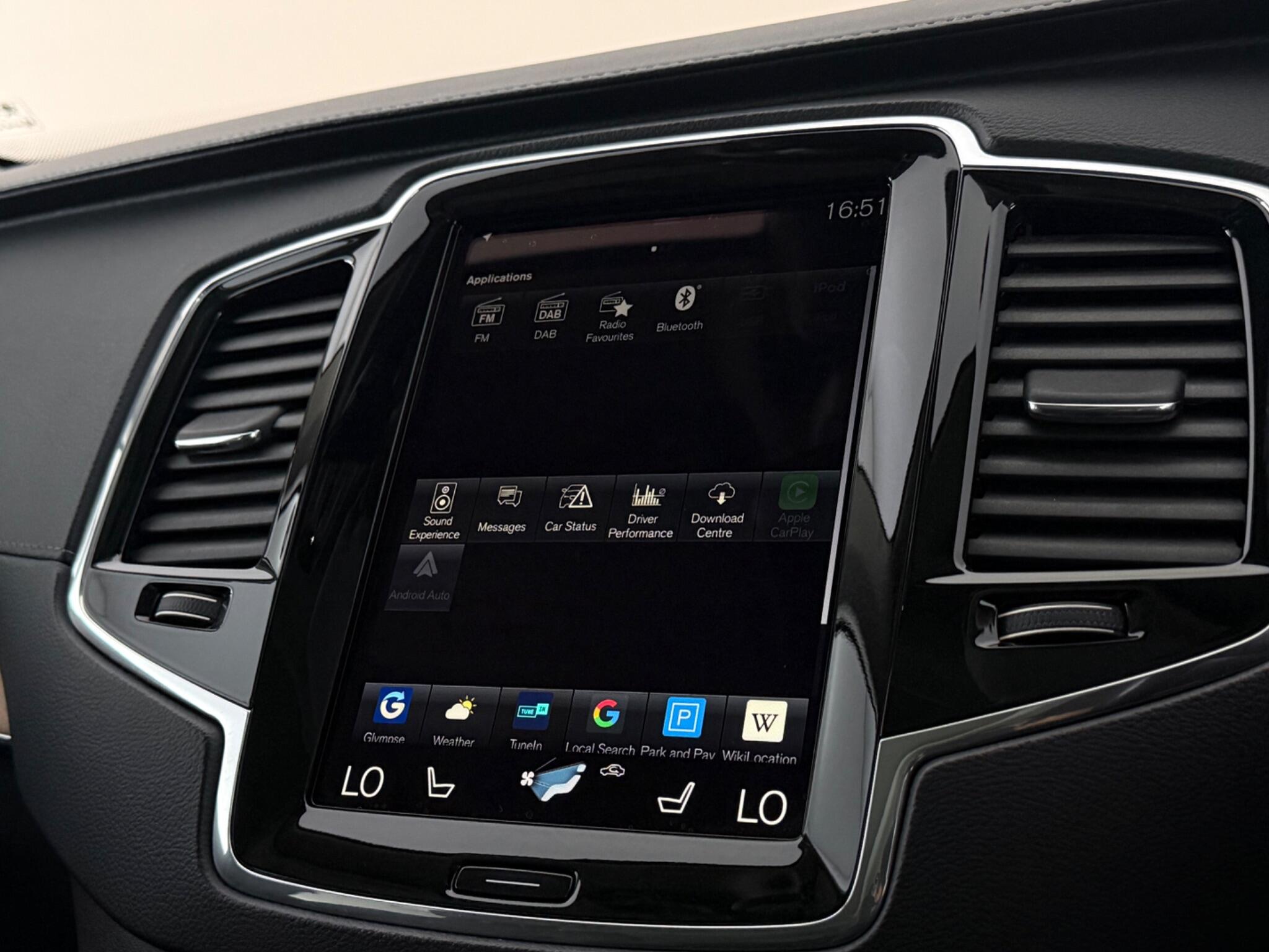 Volvo XC90 view 26