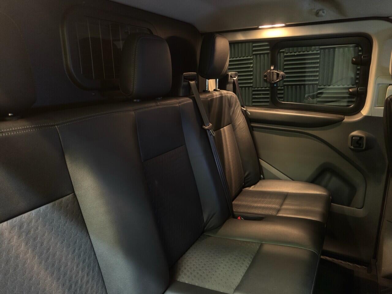 Ford Transit Custom view 10