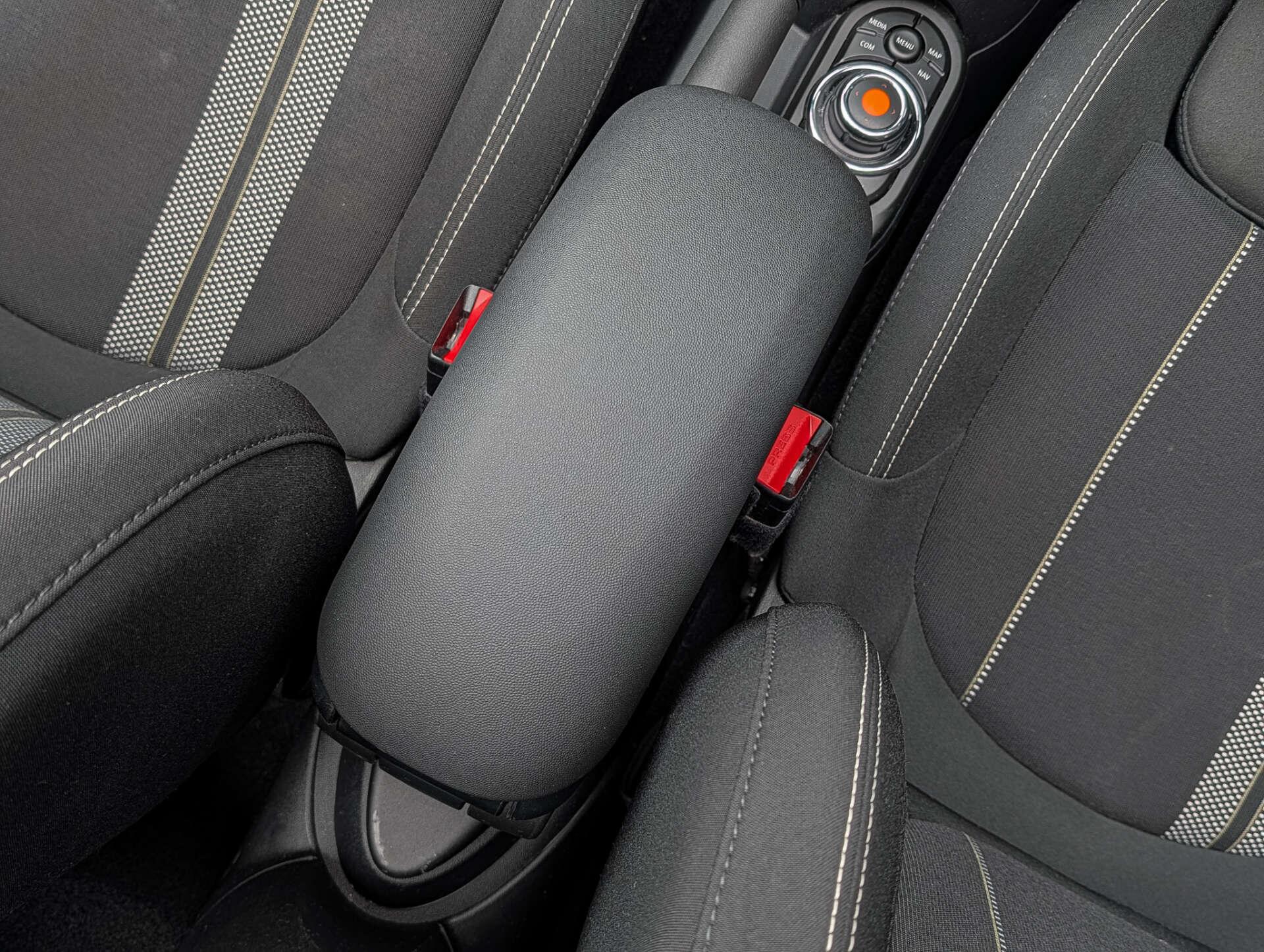 Mini Convertible view 48