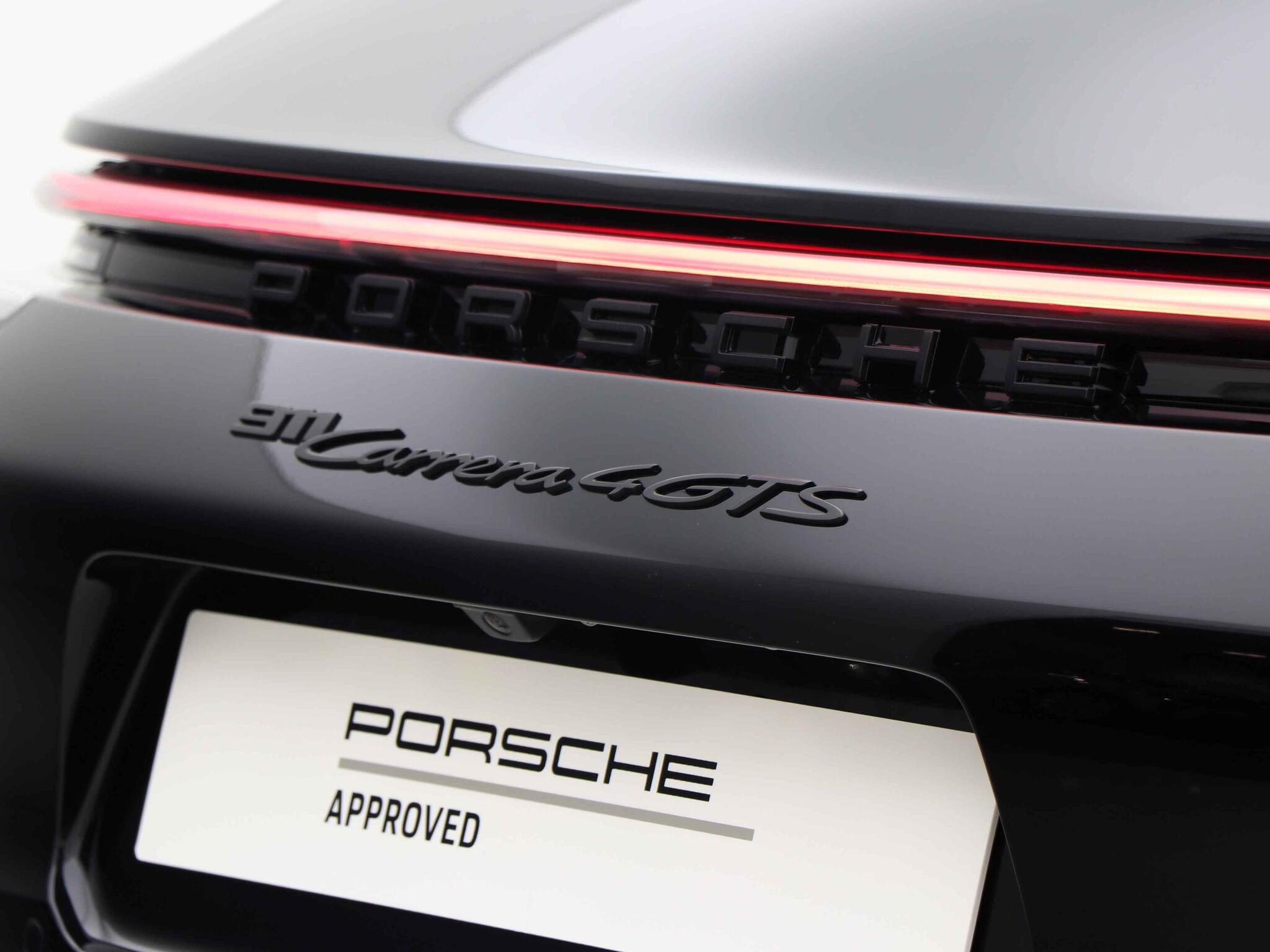 Porsche 911 view 27