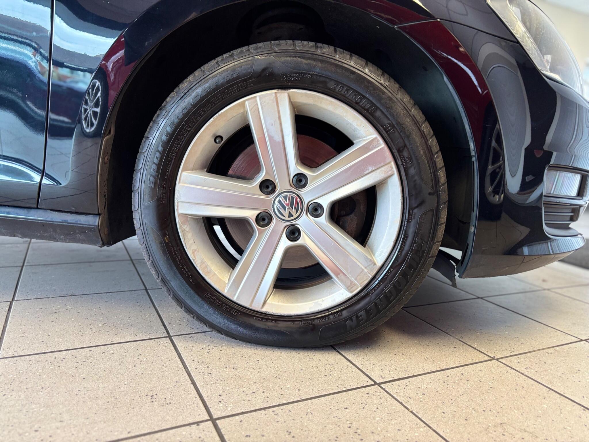 Volkswagen Golf view 16